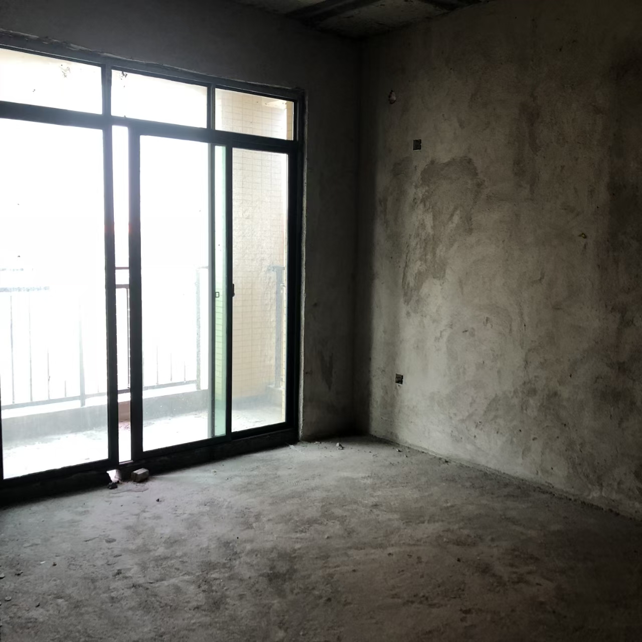 水映豪廷（一，二，三期）  3室1厅1卫   50.00万