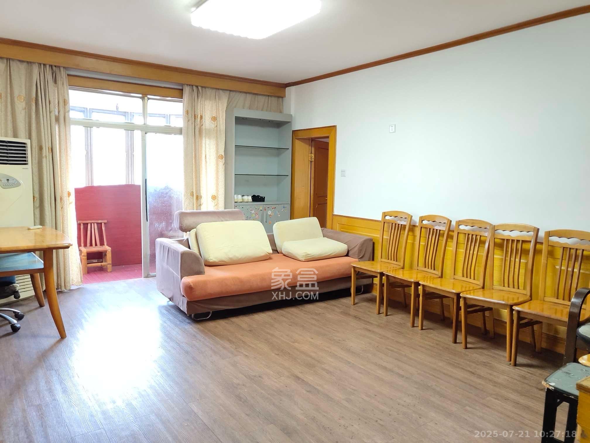 城市花园 3室1厅1卫 2900.0元/月 城市花园 3室1厅1卫 2900.0元/月室内图