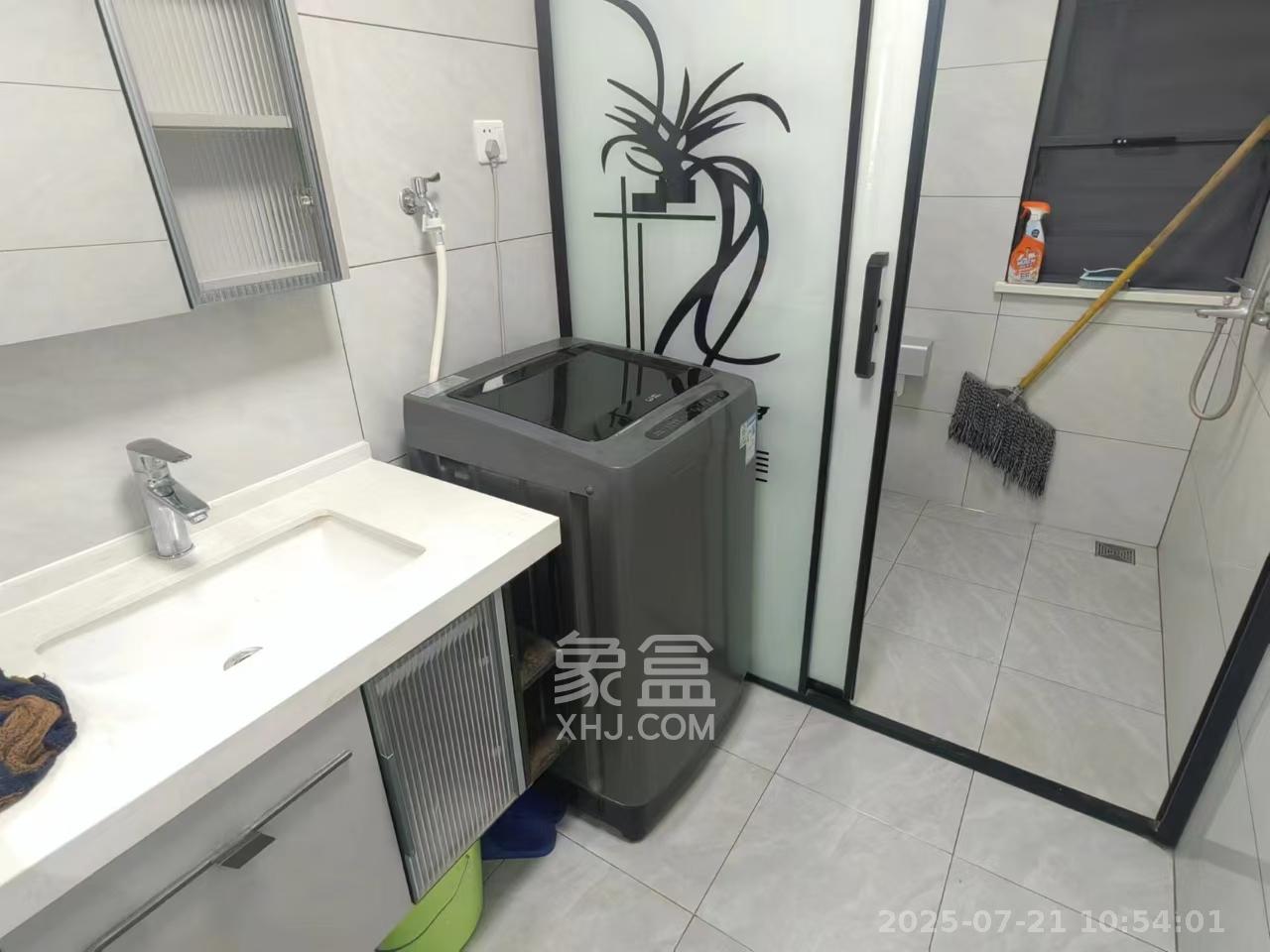 金侨风华府  3室2厅2卫   2600.00元/月室内图