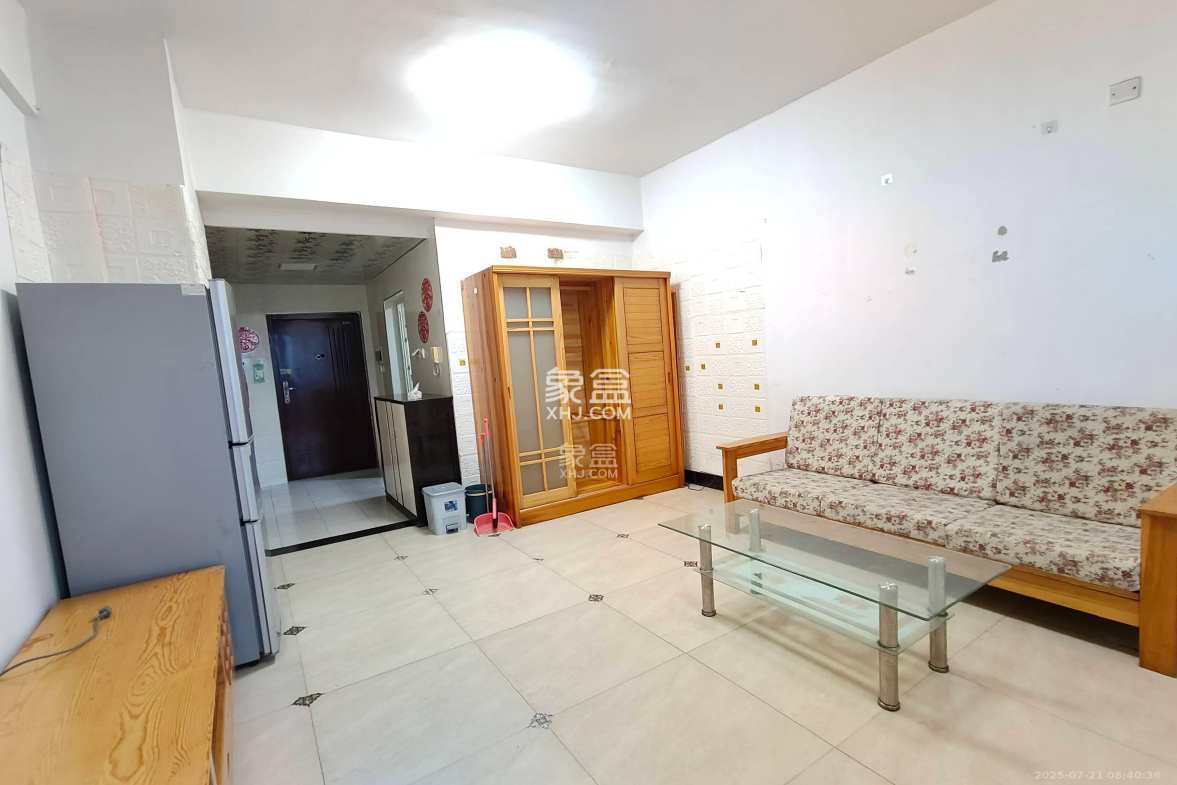 融圣国际 1室1厅1卫 1600.0元/月 融圣国际 1室1厅1卫 1600.0元/月室内图