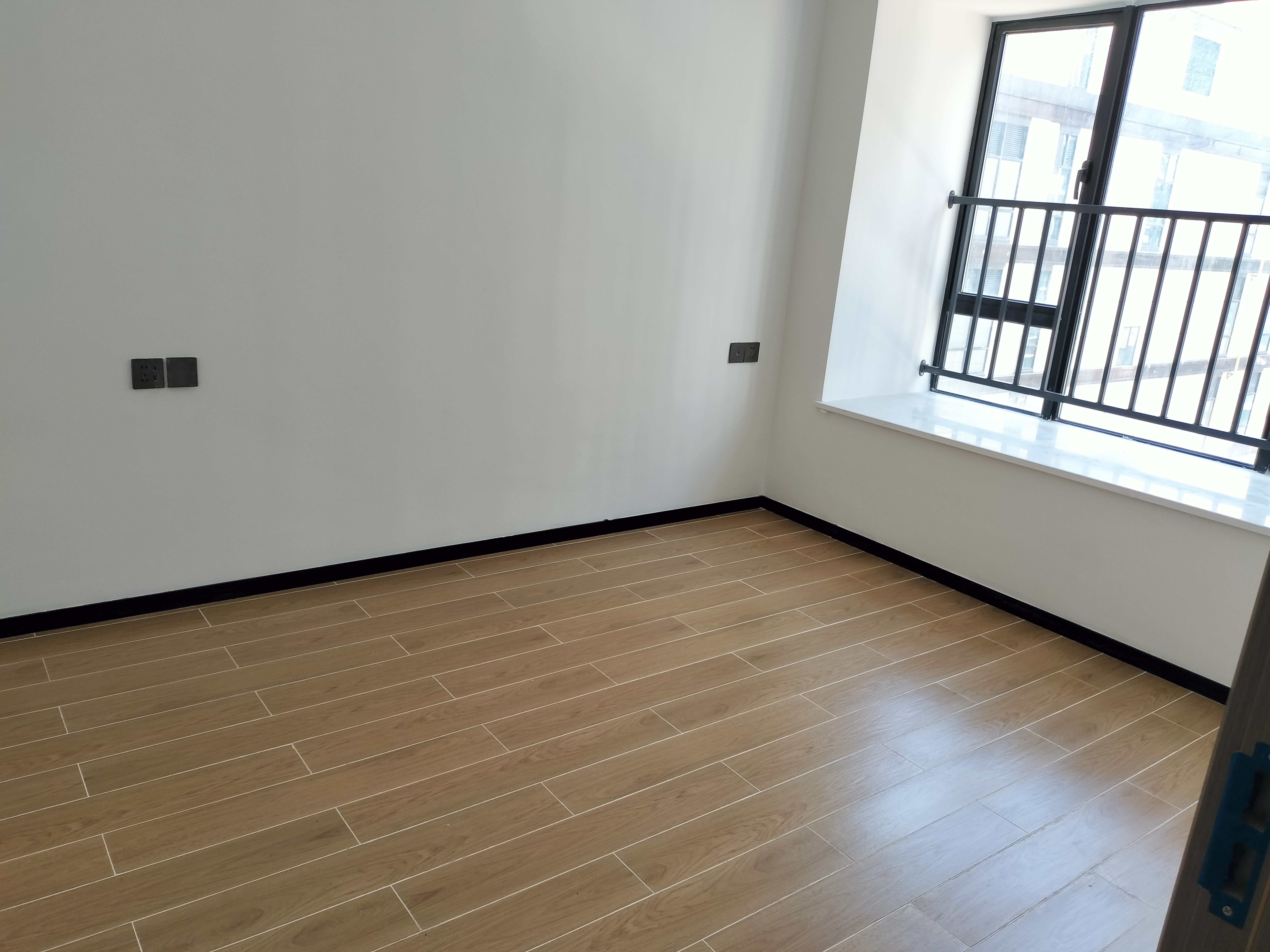 瑞和园 3室2厅1卫 2000.0元/月 瑞和园 3室2厅1卫 2000.0元/月室内图