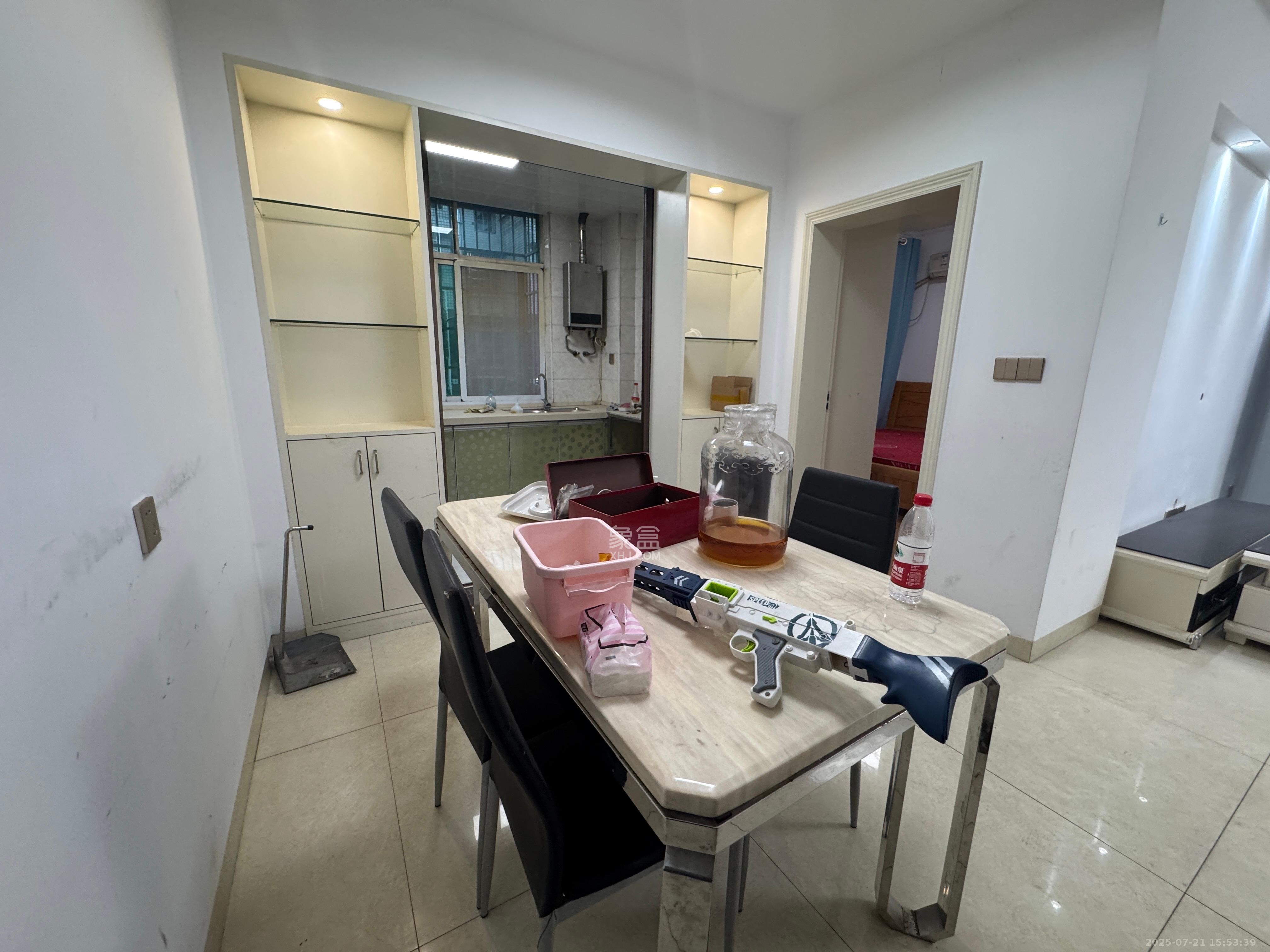 兴联母山小区 3室2厅1卫 1300.0元/月 兴联母山小区 3室2厅1卫 1300.0元/月室内图