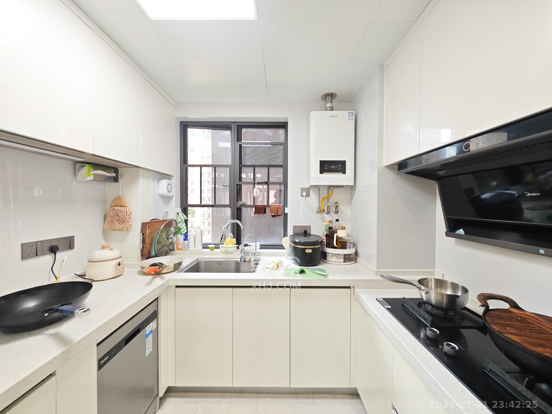 长房明宸府 3室2厅2卫 110.0万 长房明宸府 3室2厅2卫 110.0万其他