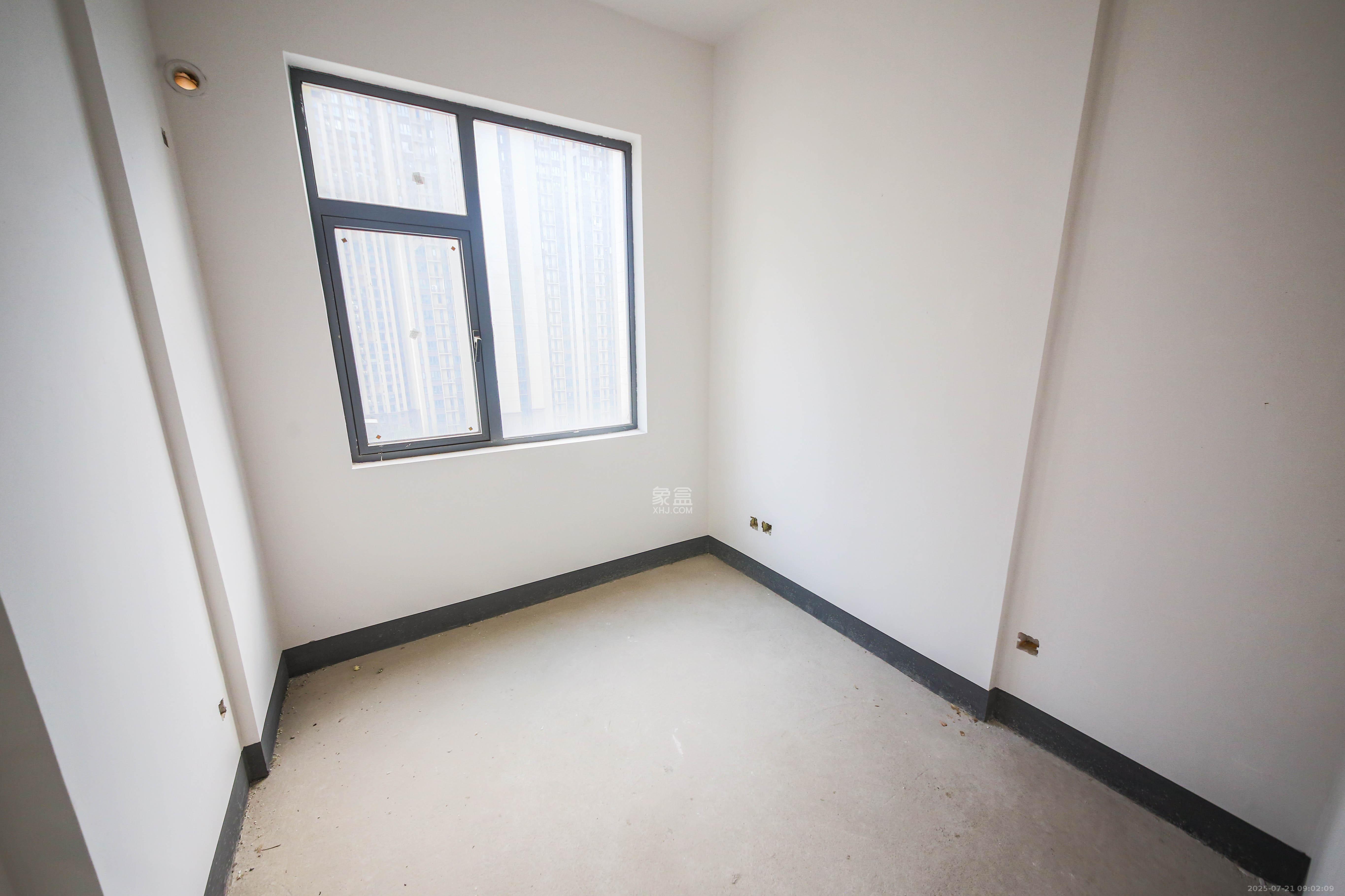 博林云栖 5室2厅3卫 220.0万 博林云栖 5室2厅3卫 220.0万卧室