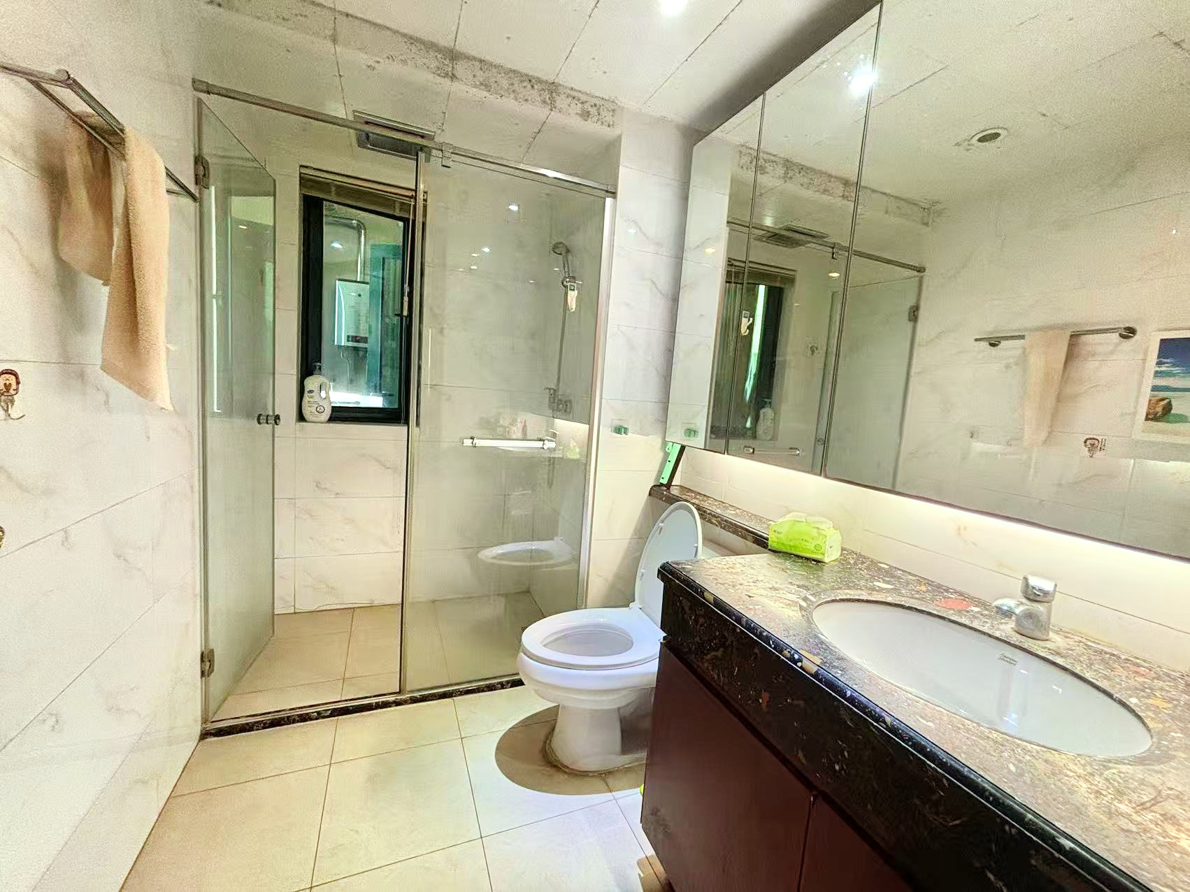 恒大绿洲 3室2厅2卫 2000.0元/月 恒大绿洲 3室2厅2卫 2000.0元/月室内图