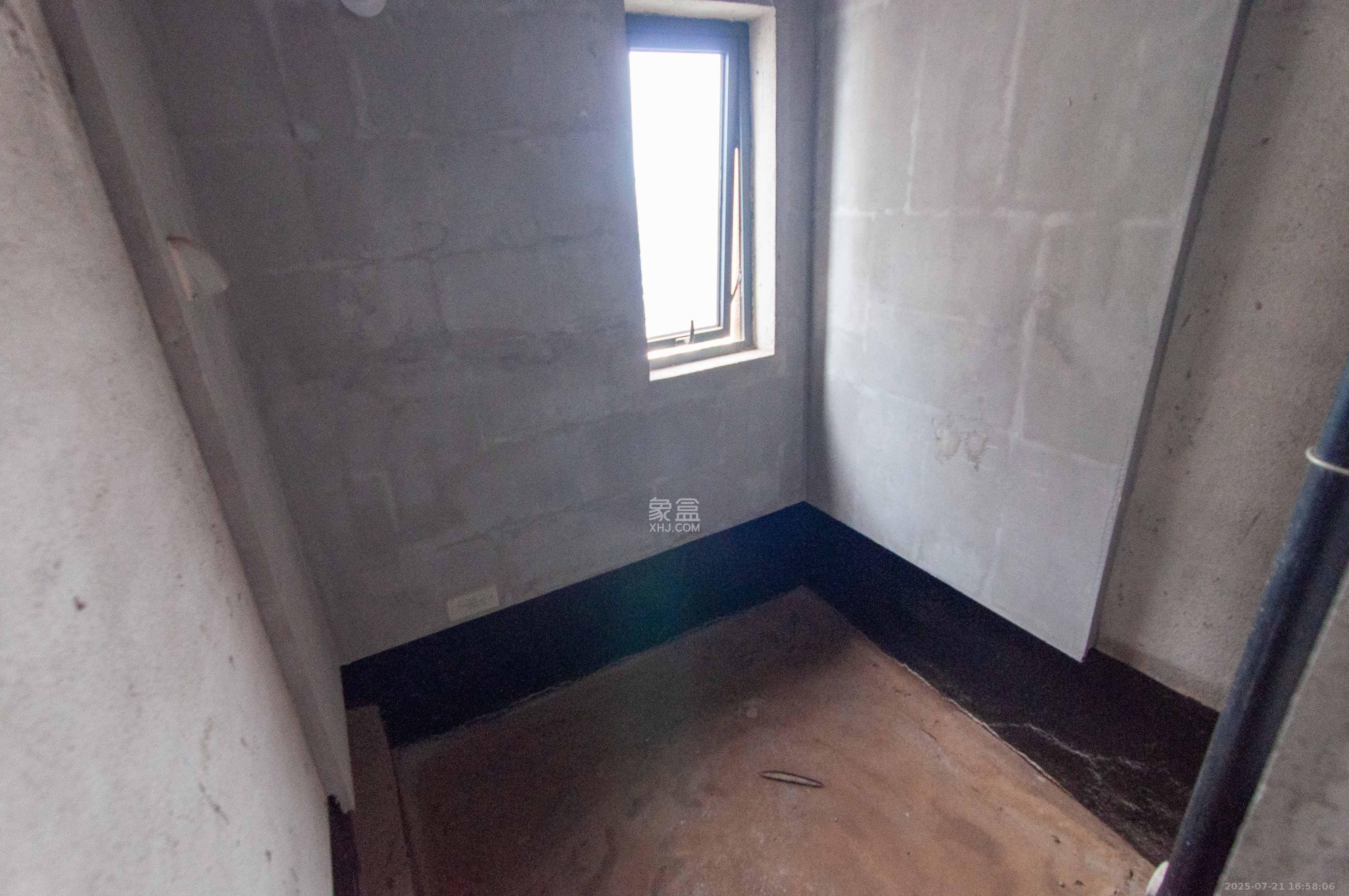 中建梅溪湖中心  4室2厅2卫   165.00万其他