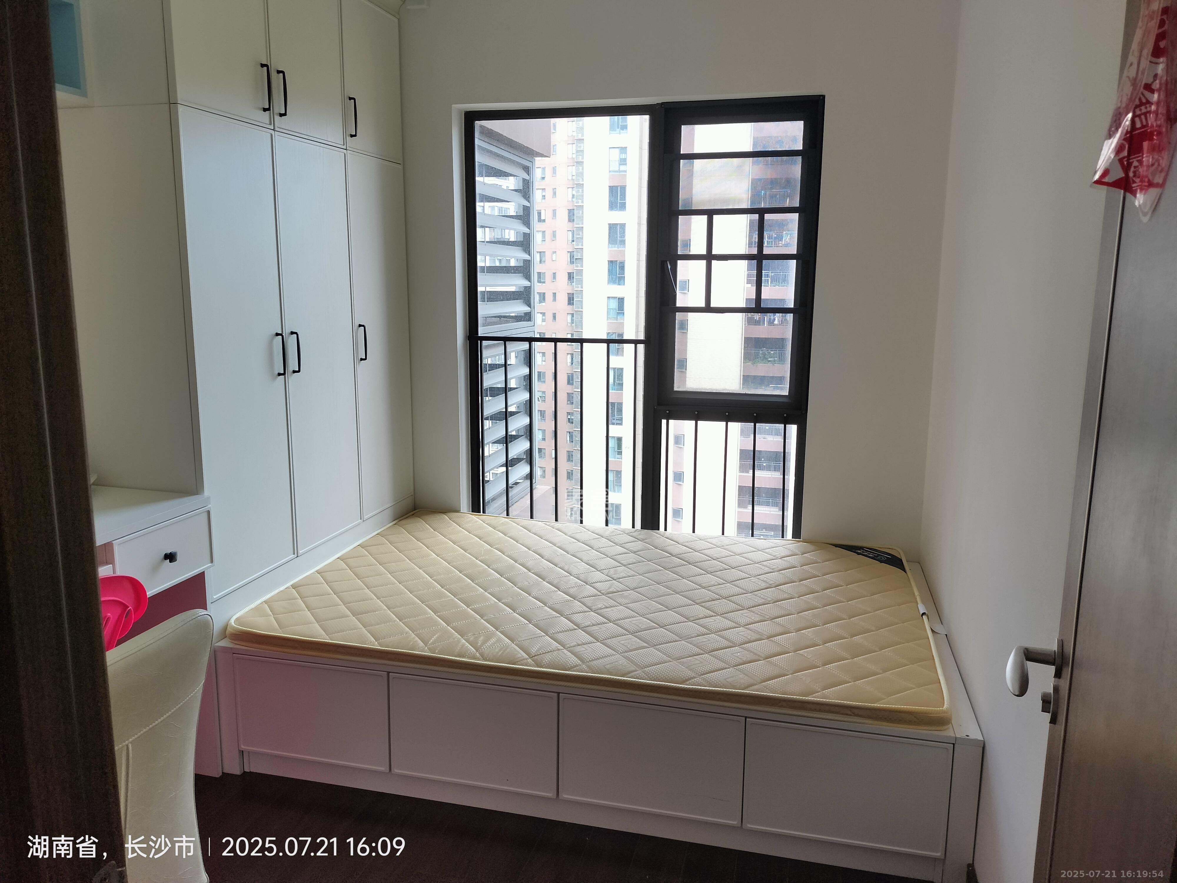 万科白鹭郡 3室2厅1卫 2600.0元/月 万科白鹭郡 3室2厅1卫 2600.0元/月室内图