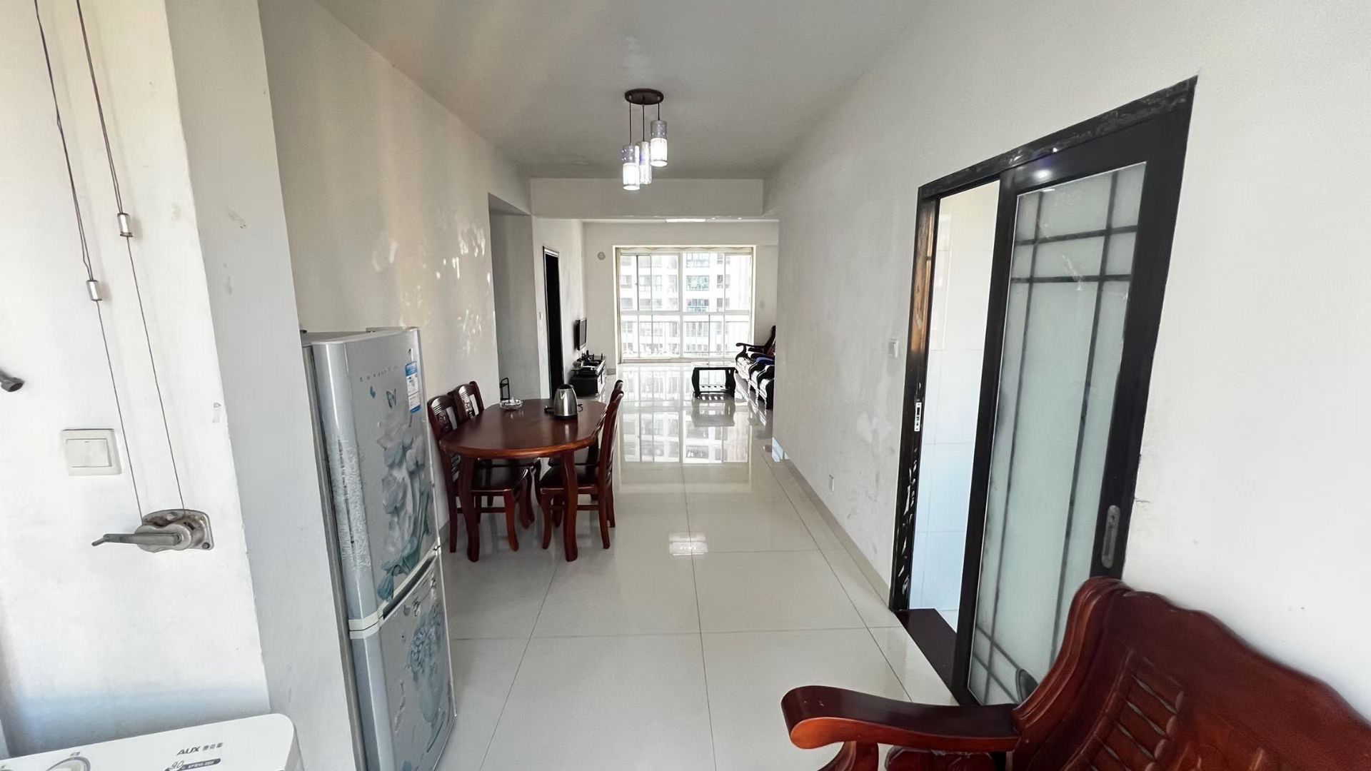 春熙苑 2室2厅1卫 2300.0元/月 春熙苑 2室2厅1卫 2300.0元/月室内图