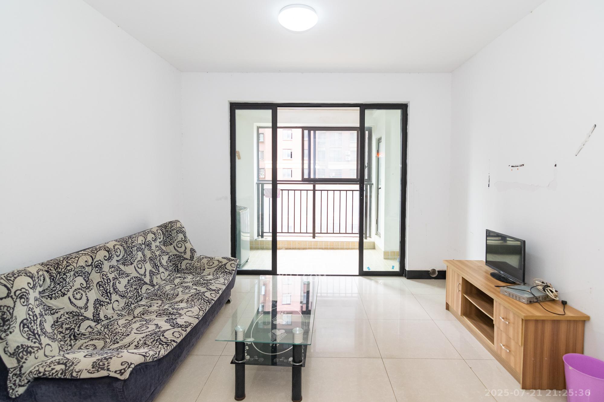 新城国际花都  2室2厅1卫    40.0万 新城国际花都  2室2厅1卫    40.0万客厅