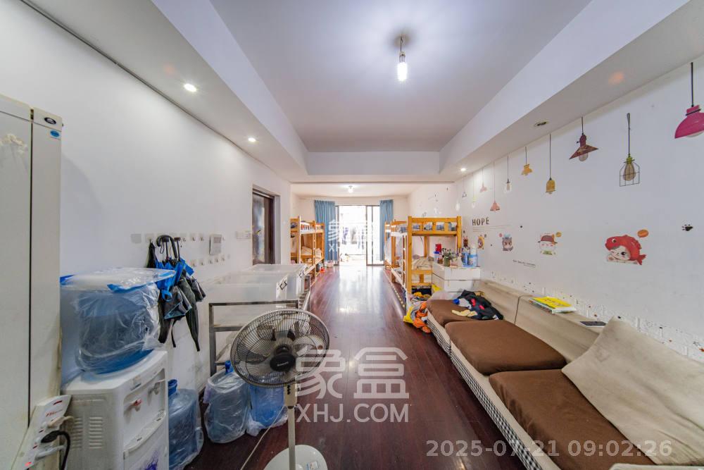 阳光100三期  3室2厅2卫   2600.00元/月