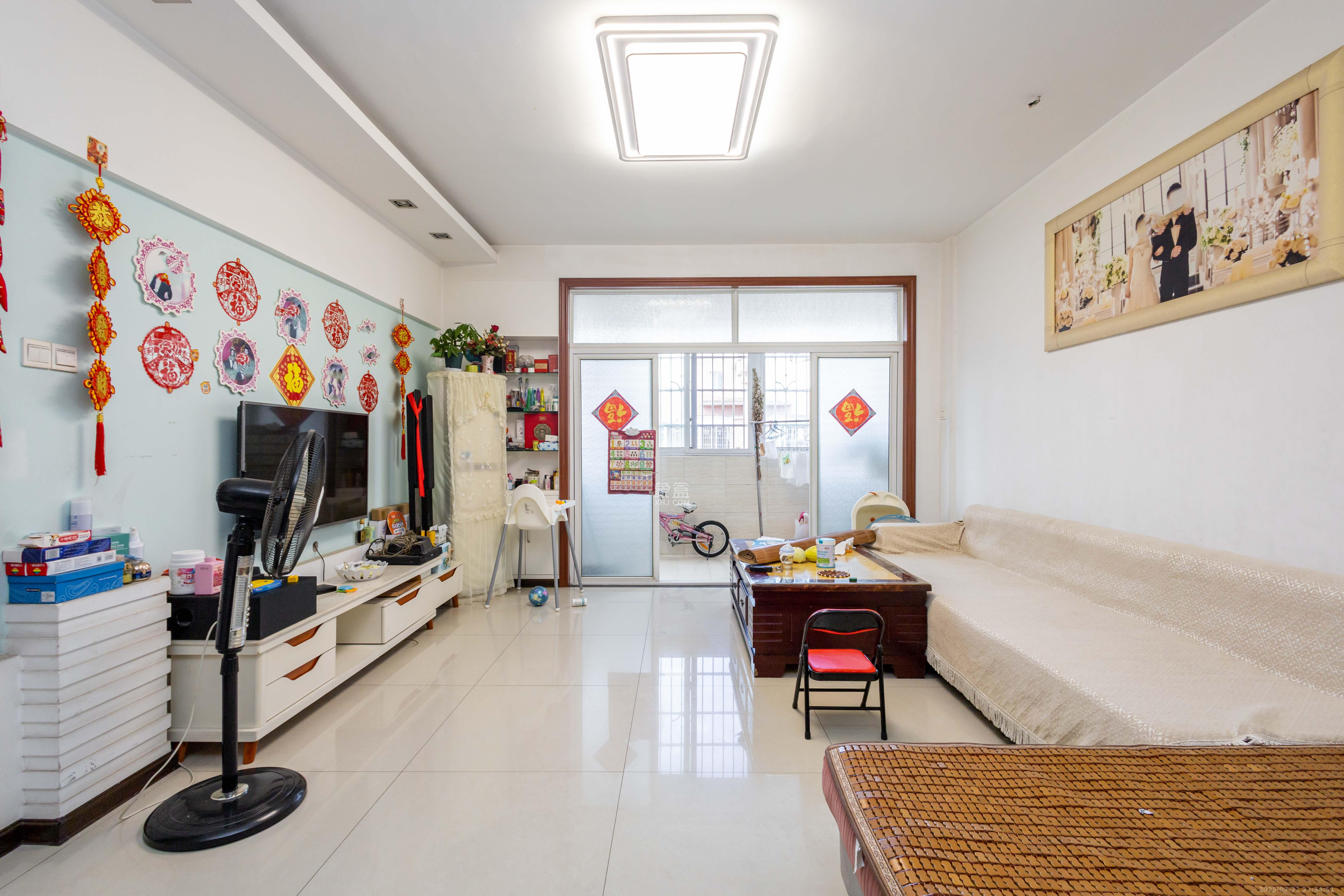 星城国际 3室2厅2卫 48.8万 星城国际 3室2厅2卫 48.8万客厅