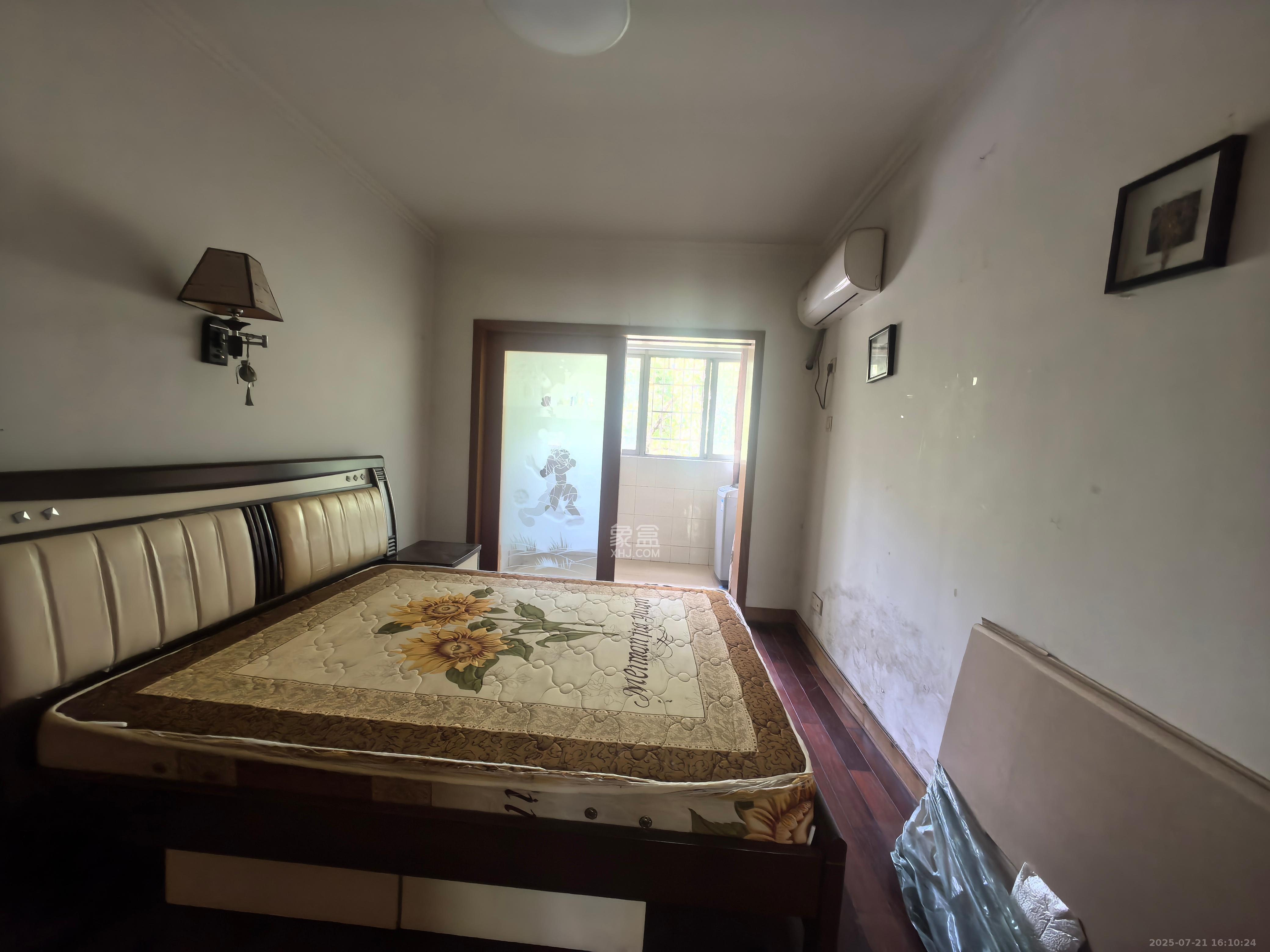 咸嘉新村嘉兴苑 3室2厅1卫 1850.0元/月 咸嘉新村嘉兴苑 3室2厅1卫 1850.0元/月室内图