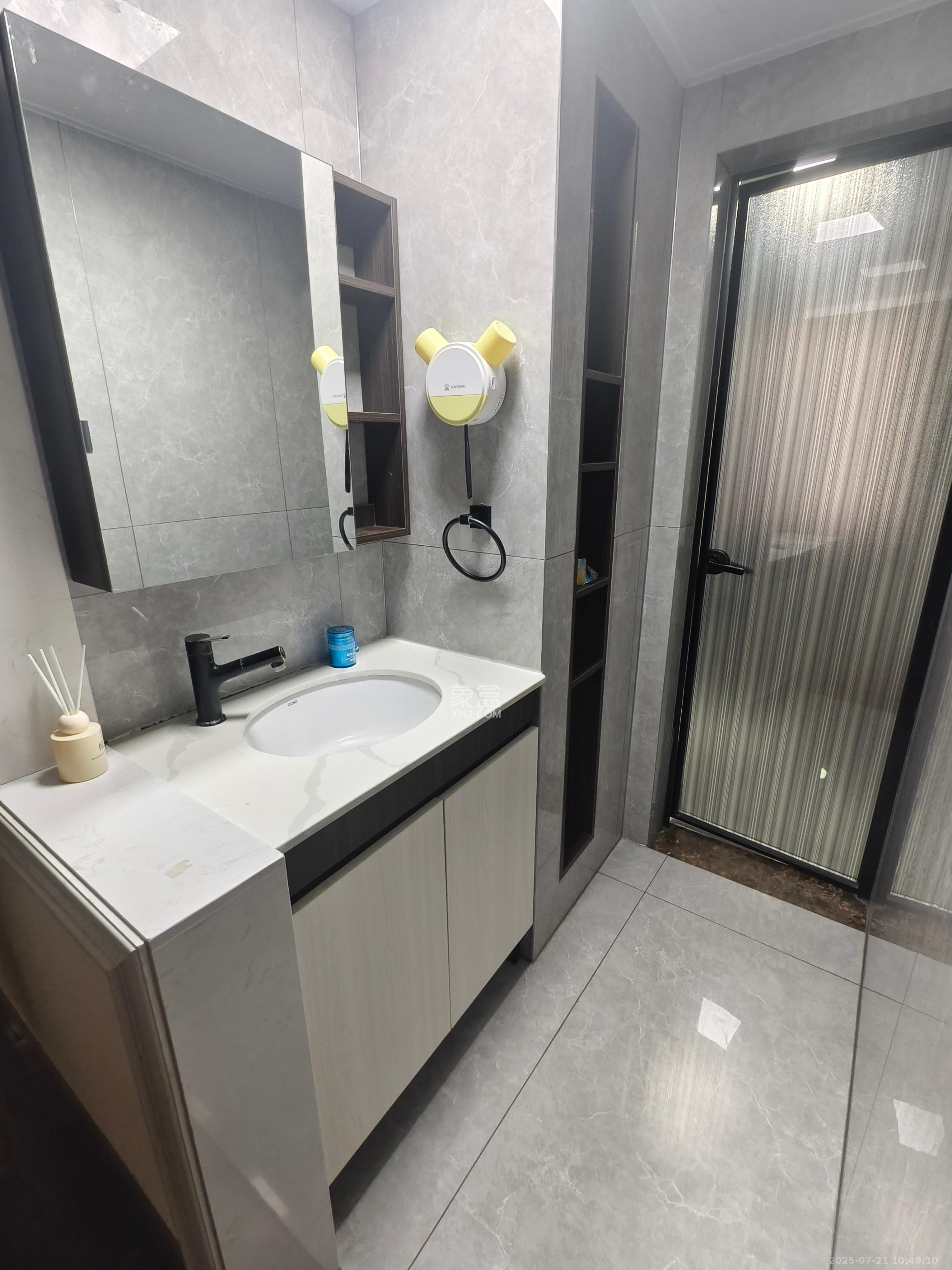 金鹰小区  3室2厅2卫   2600.00元/月室内图
