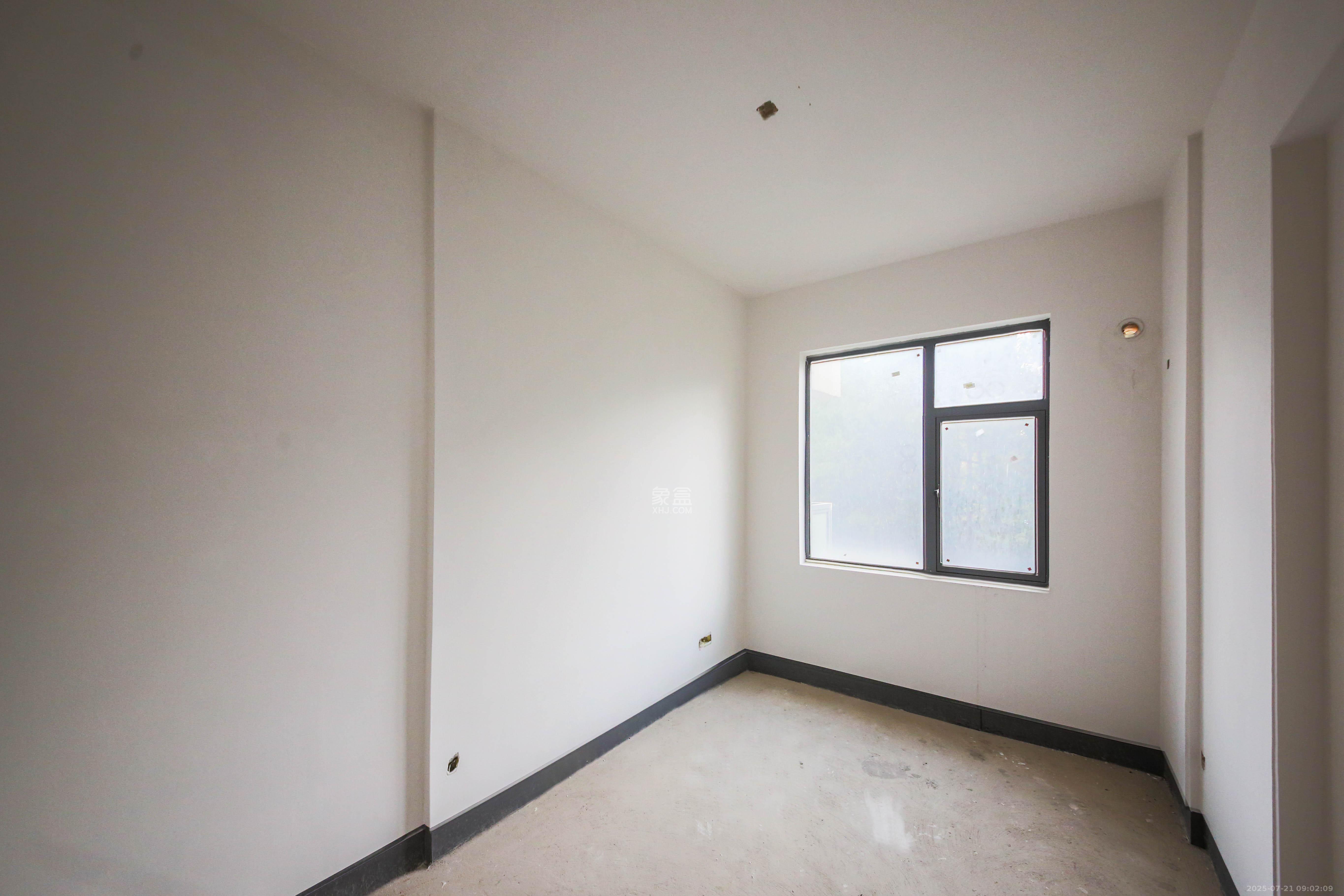 博林云栖 5室2厅3卫 220.0万 博林云栖 5室2厅3卫 220.0万卧室