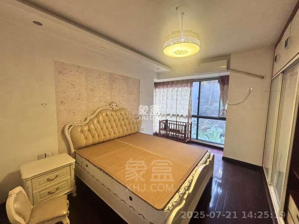 山水国际 3室2厅2卫 1800.0元/月 山水国际 3室2厅2卫 1800.0元/月室内图