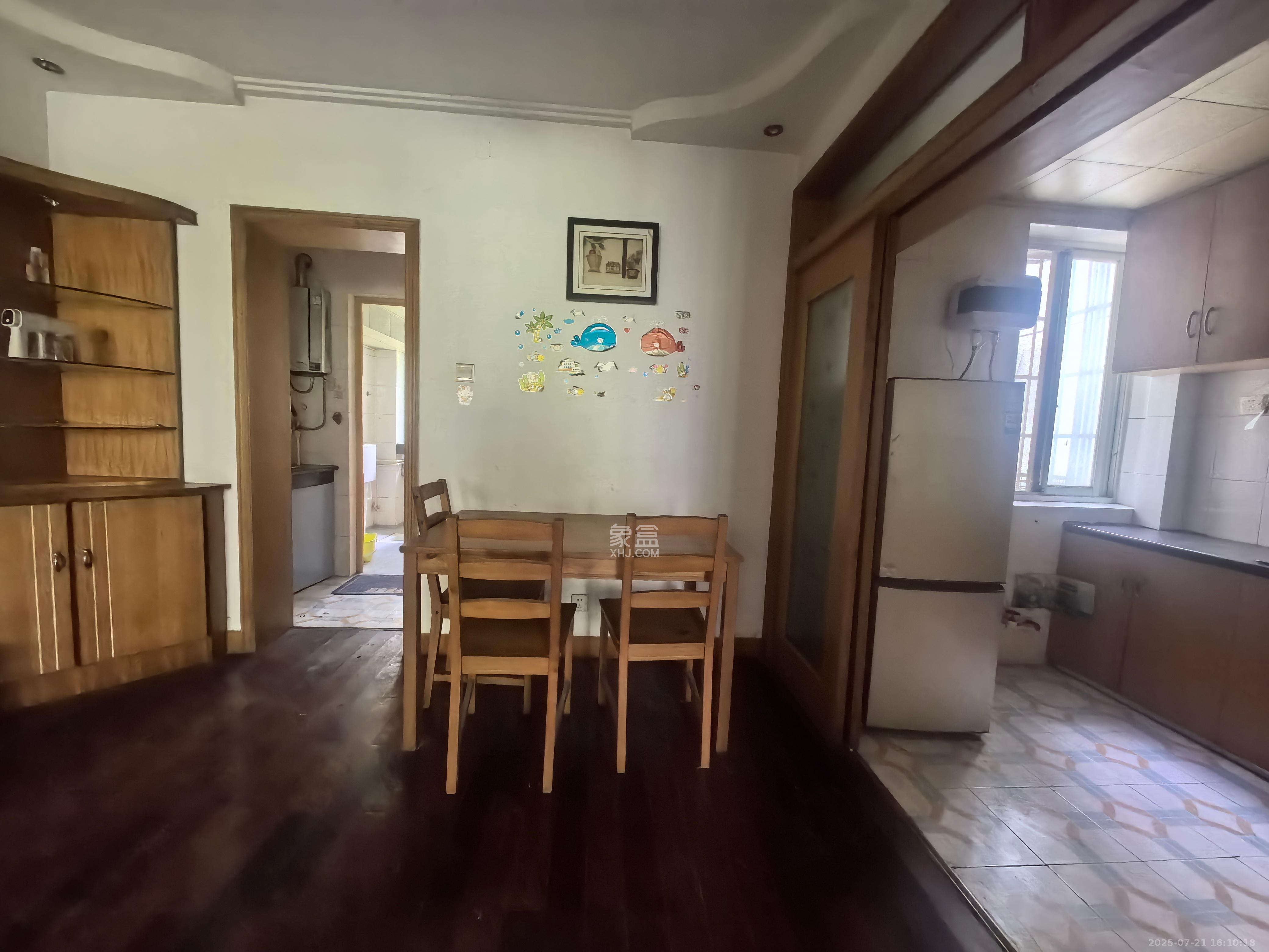 咸嘉新村嘉兴苑 3室2厅1卫 1850.0元/月 咸嘉新村嘉兴苑 3室2厅1卫 1850.0元/月室内图