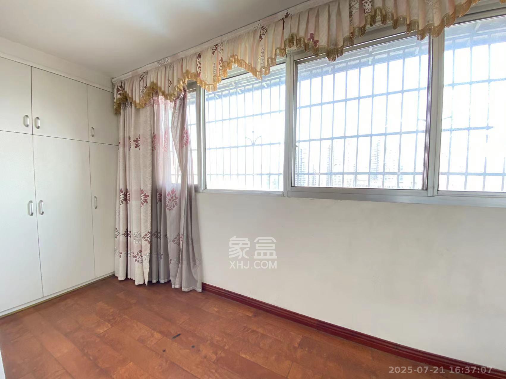 活力康城  3室2厅2卫    3000.0元/月室内图