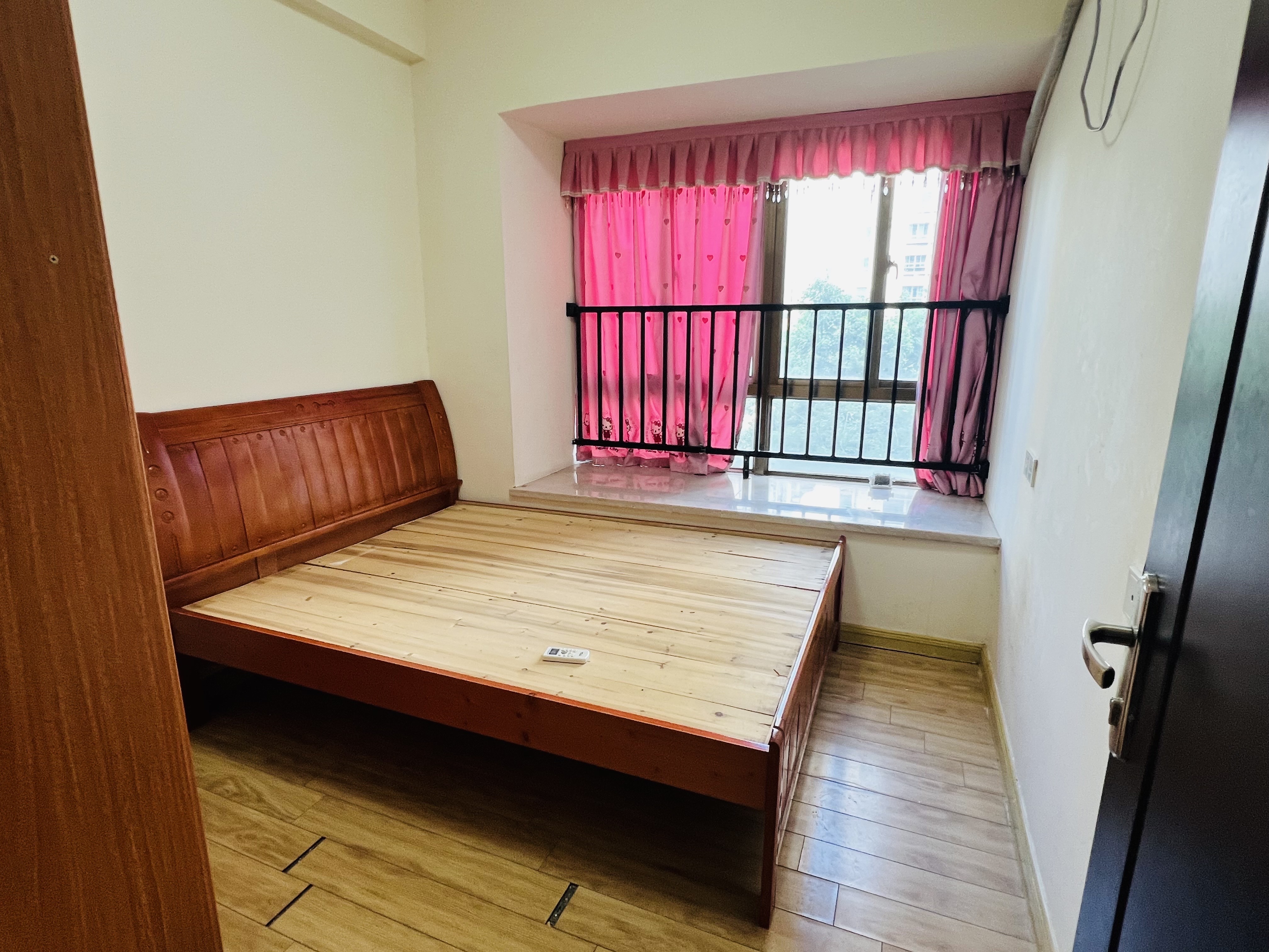 碧桂园 3室2厅1卫 1600.0元/月 碧桂园 3室2厅1卫 1600.0元/月室内图