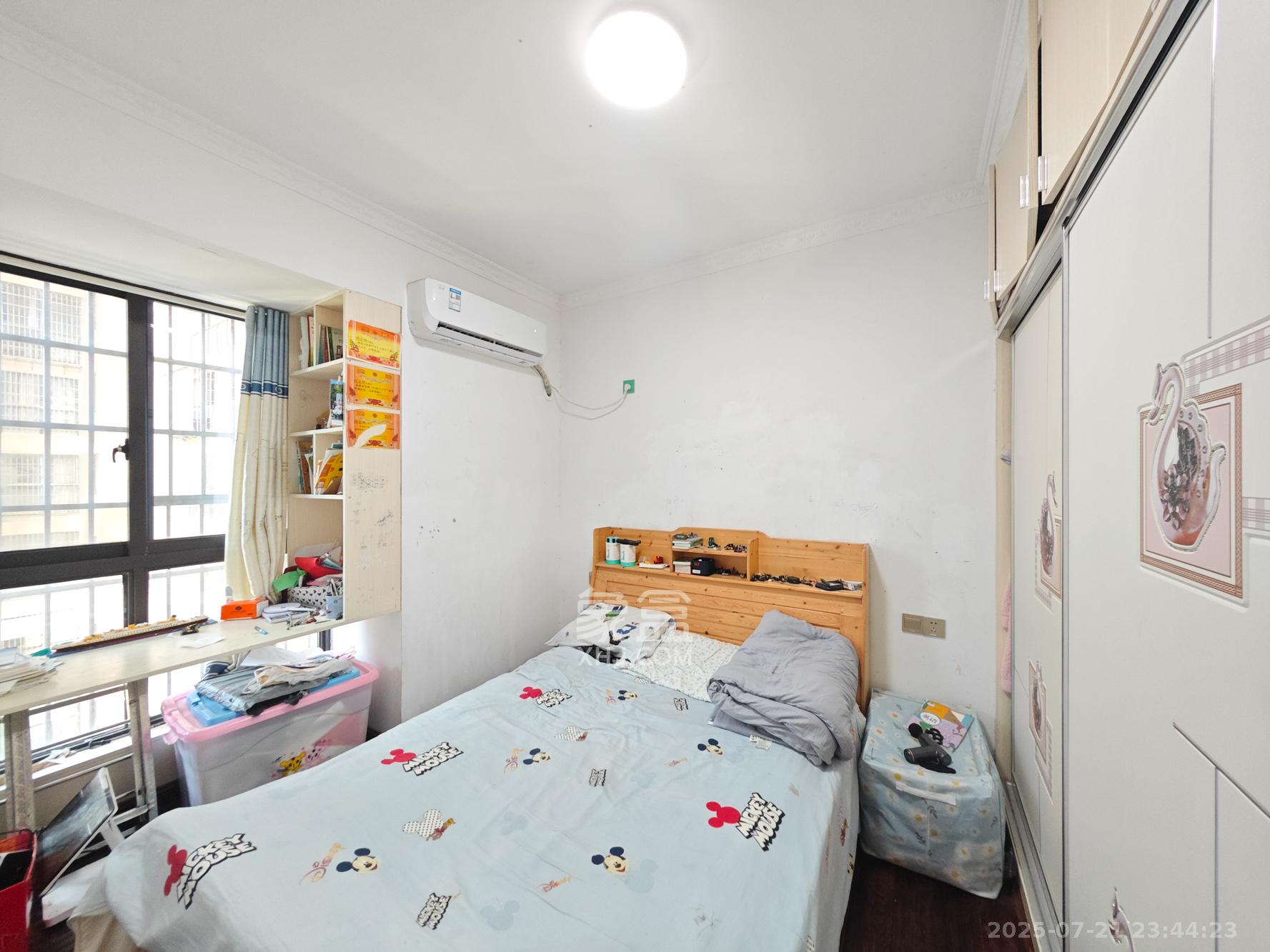 中豪城南时代（中豪南苑）  1室0厅0卫    70.0万卧室