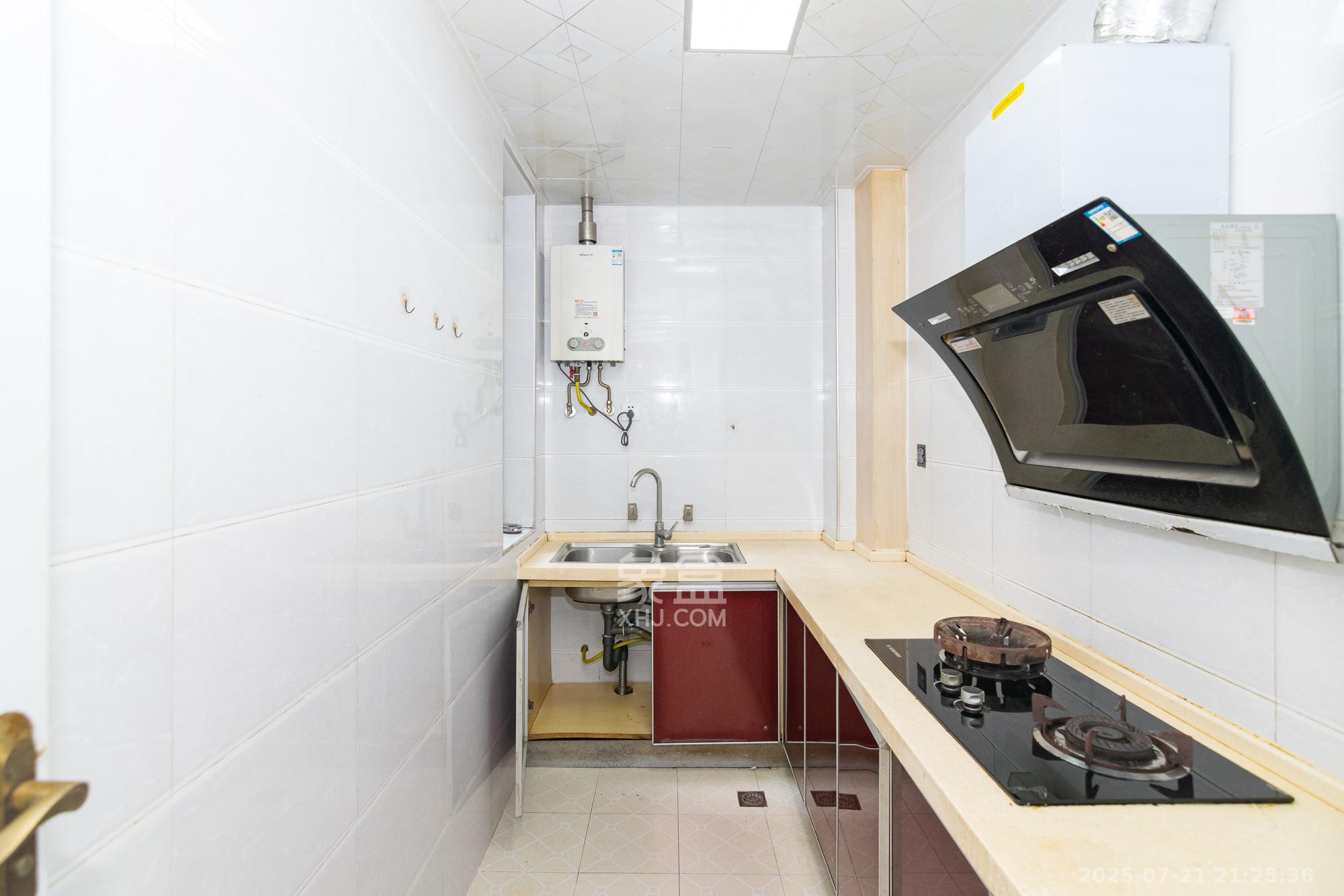 新城国际花都  2室2厅1卫    40.0万 新城国际花都  2室2厅1卫    40.0万厨房