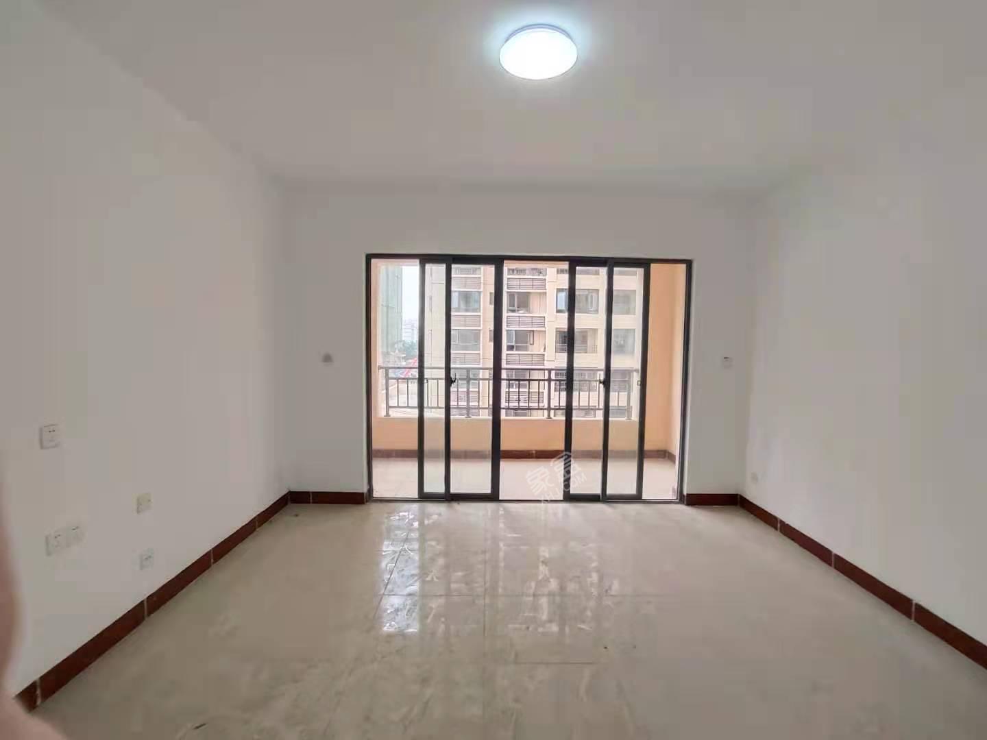 美舍嘉苑一期  4室2厅3卫    202.0万 美舍嘉苑一期  4室2厅3卫    202.0万客厅