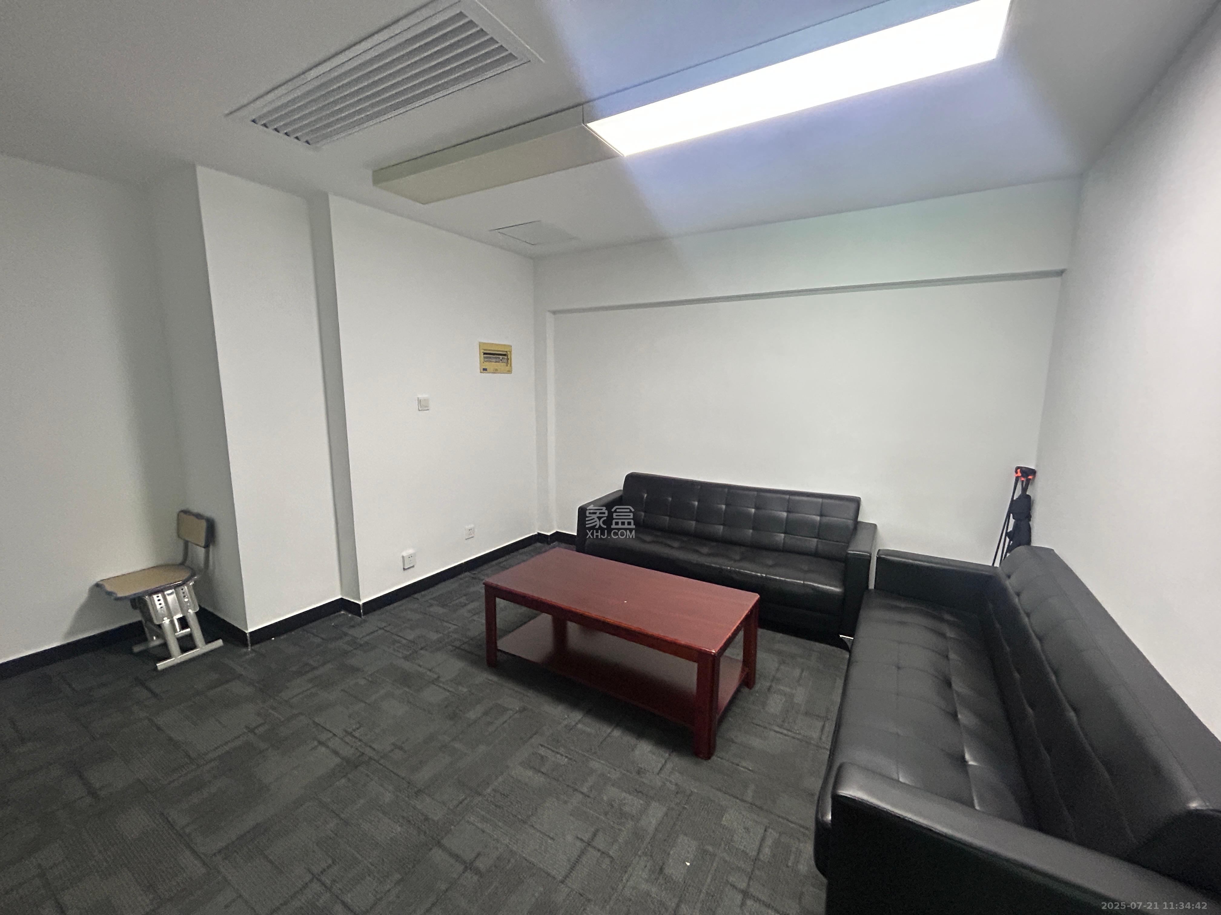 佳天国际新城  1室1厅1卫    9000.0元/月室内图