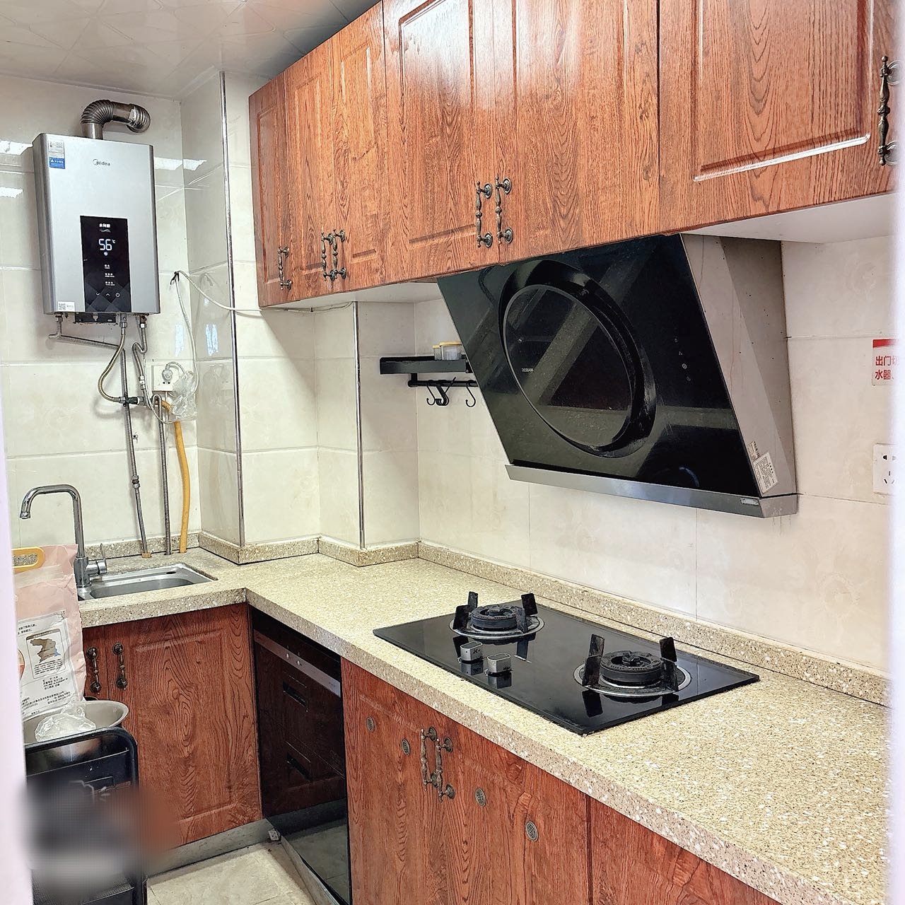 海秀花园 3室2厅2卫 3200.0元/月 海秀花园 3室2厅2卫 3200.0元/月室内图