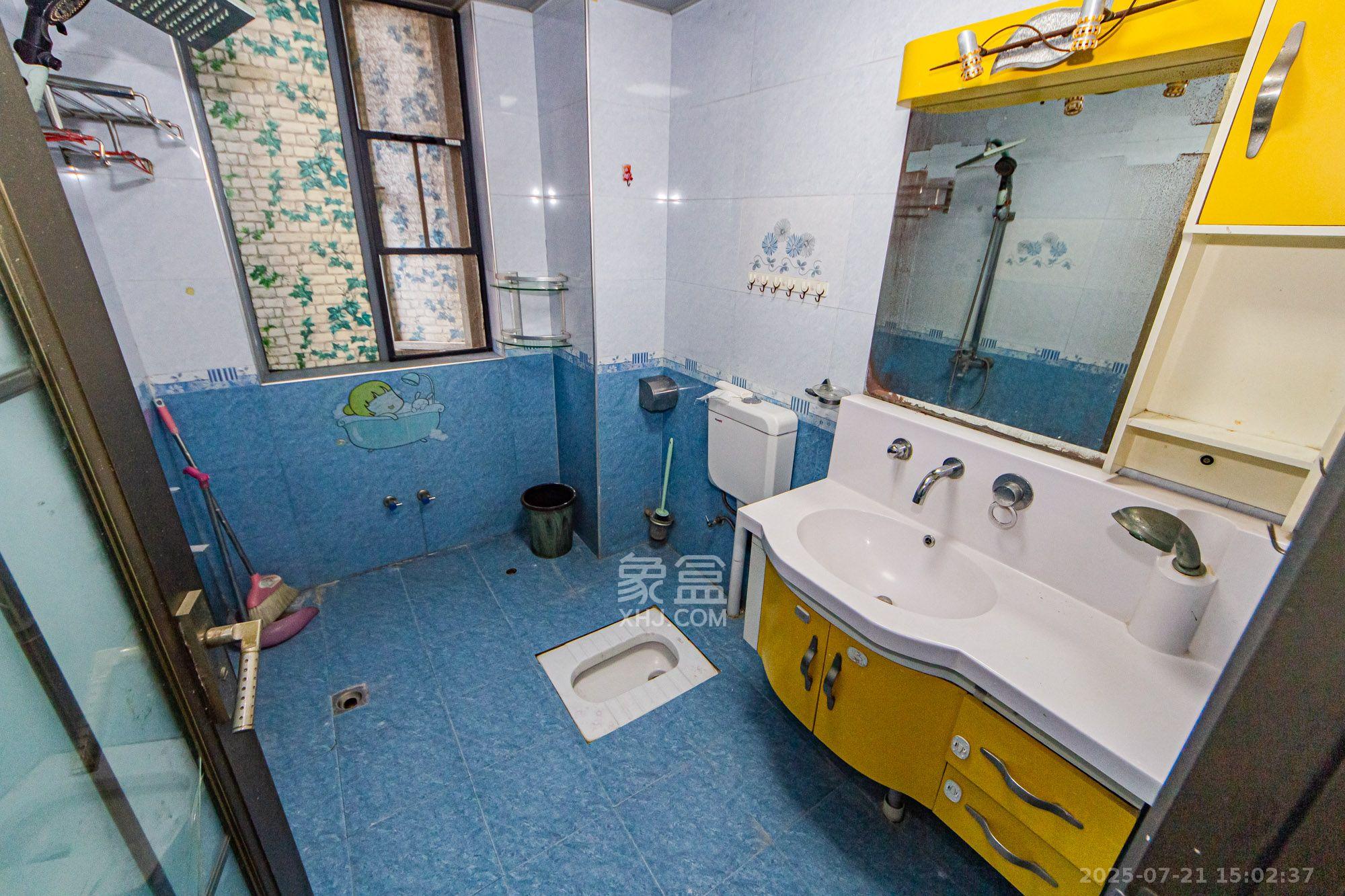 滨江君悦香邸  4室1厅1卫    2600.0元/月 滨江君悦香邸  4室1厅1卫    2600.0元/月室内图