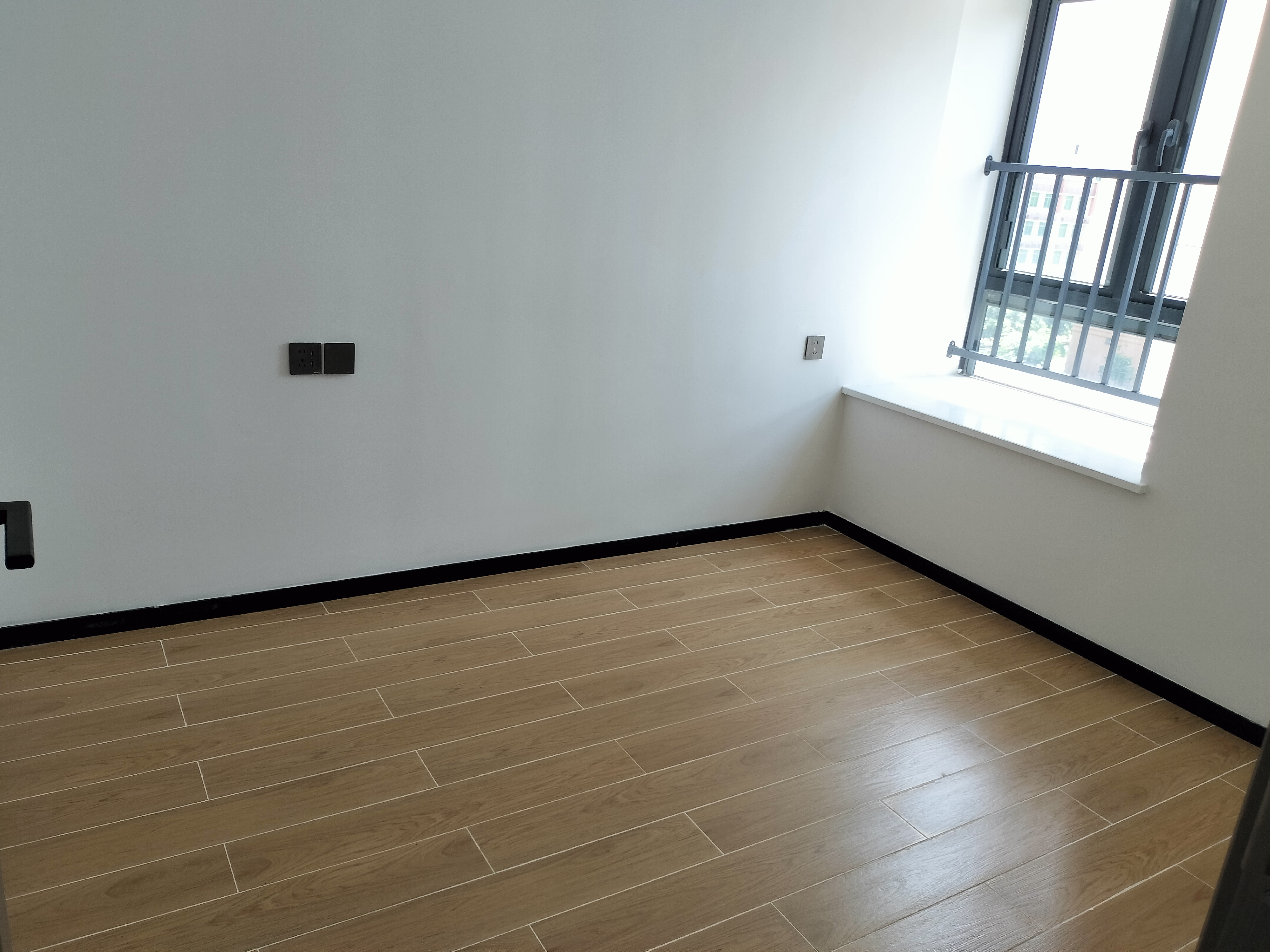 瑞和园 3室2厅1卫 2000.0元/月 瑞和园 3室2厅1卫 2000.0元/月室内图