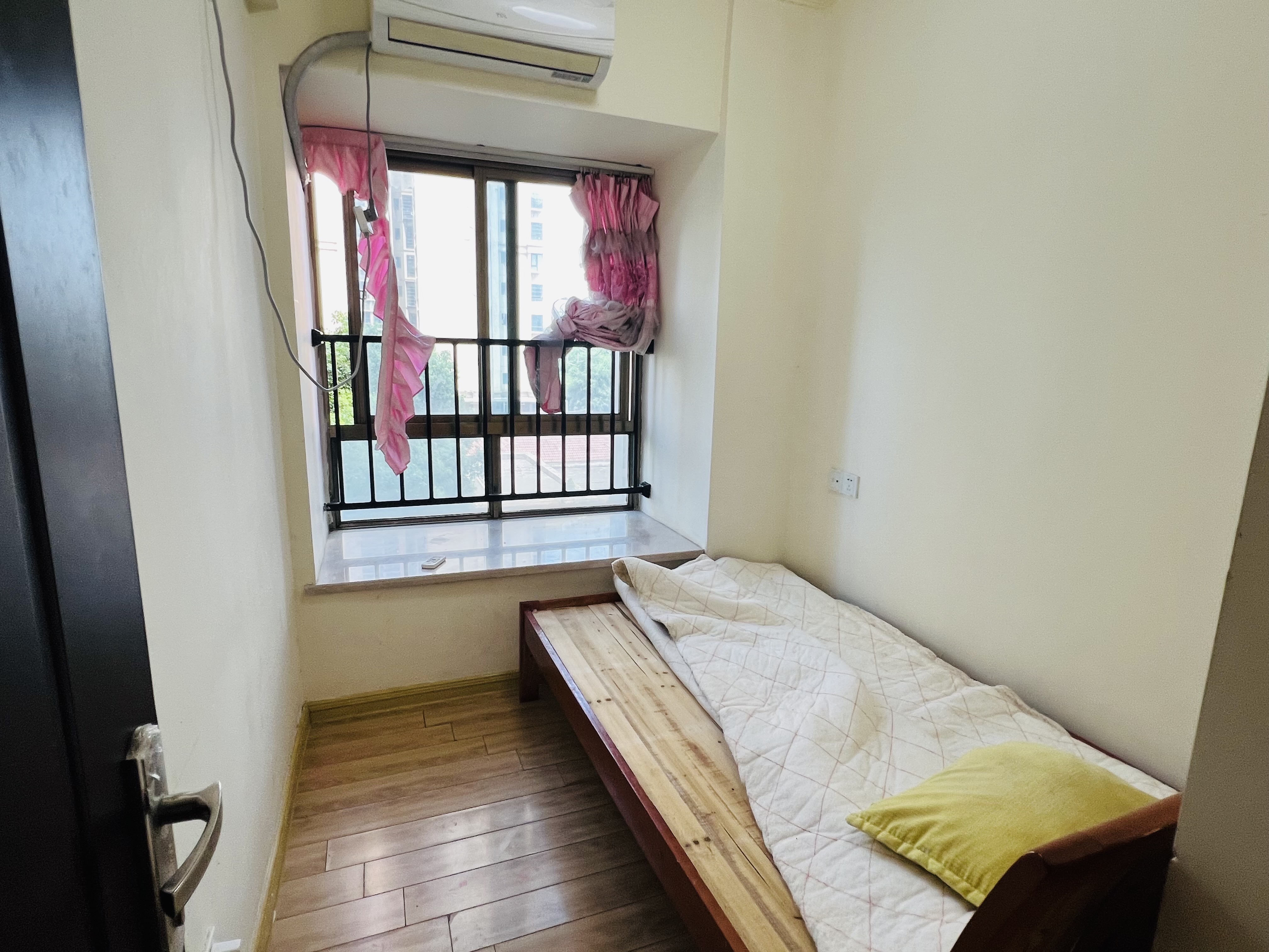 碧桂园 3室2厅1卫 1600.0元/月 碧桂园 3室2厅1卫 1600.0元/月室内图