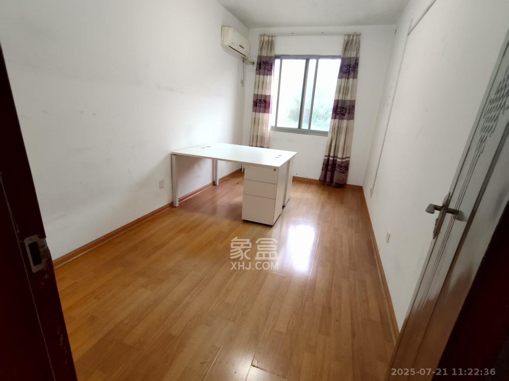 阳光100二期 4室2厅2卫 3200.0元/月 阳光100二期 4室2厅2卫 3200.0元/月室内图