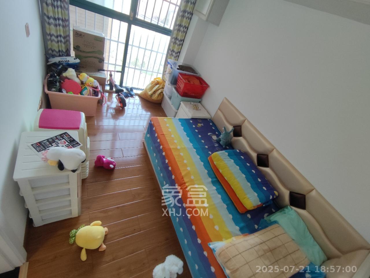 洋湖时代  3室2厅1卫    2000.0元/月室内图