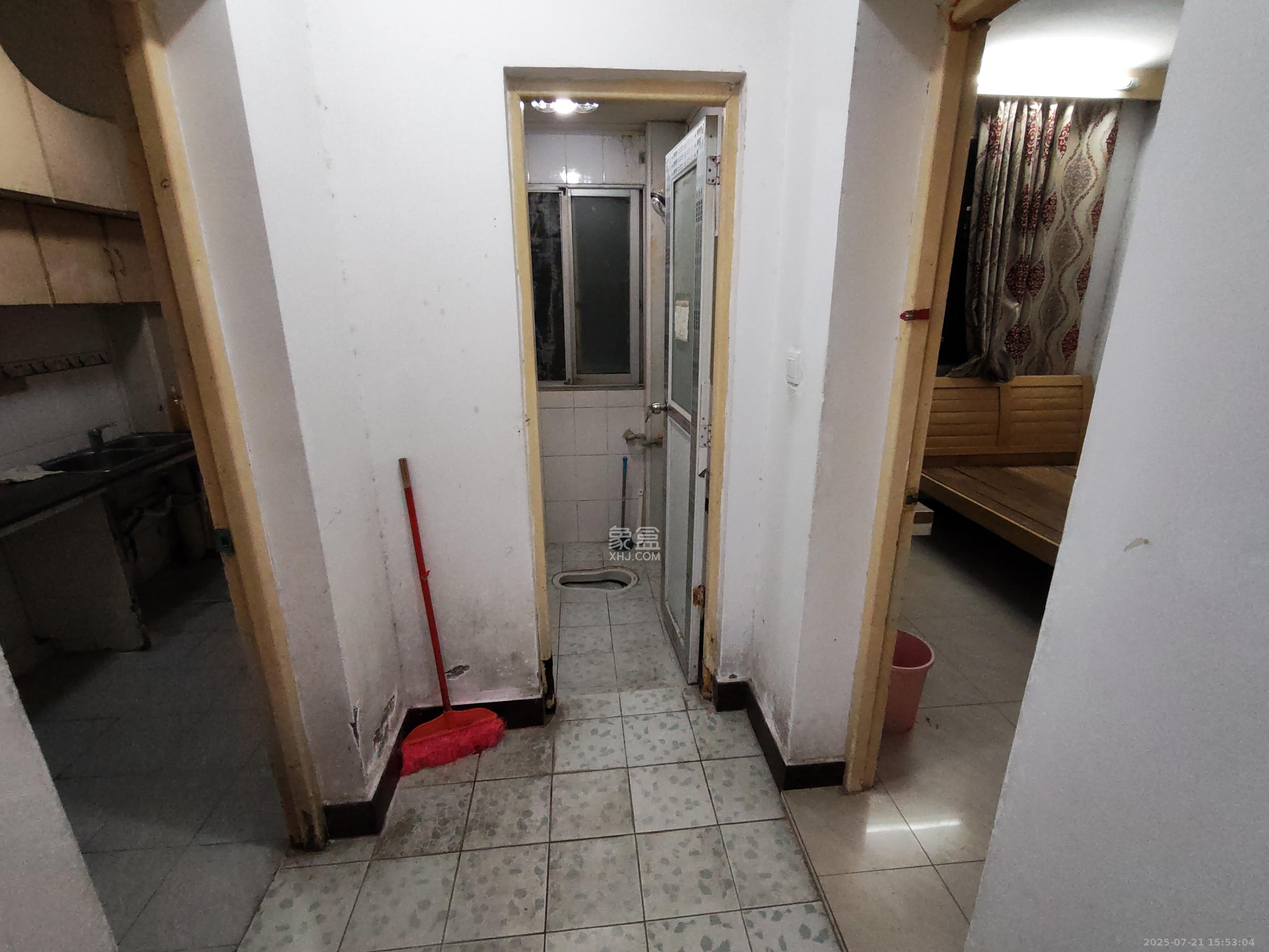 轻苑小区 3室2厅2卫 1600.0元/月 轻苑小区 3室2厅2卫 1600.0元/月室内图