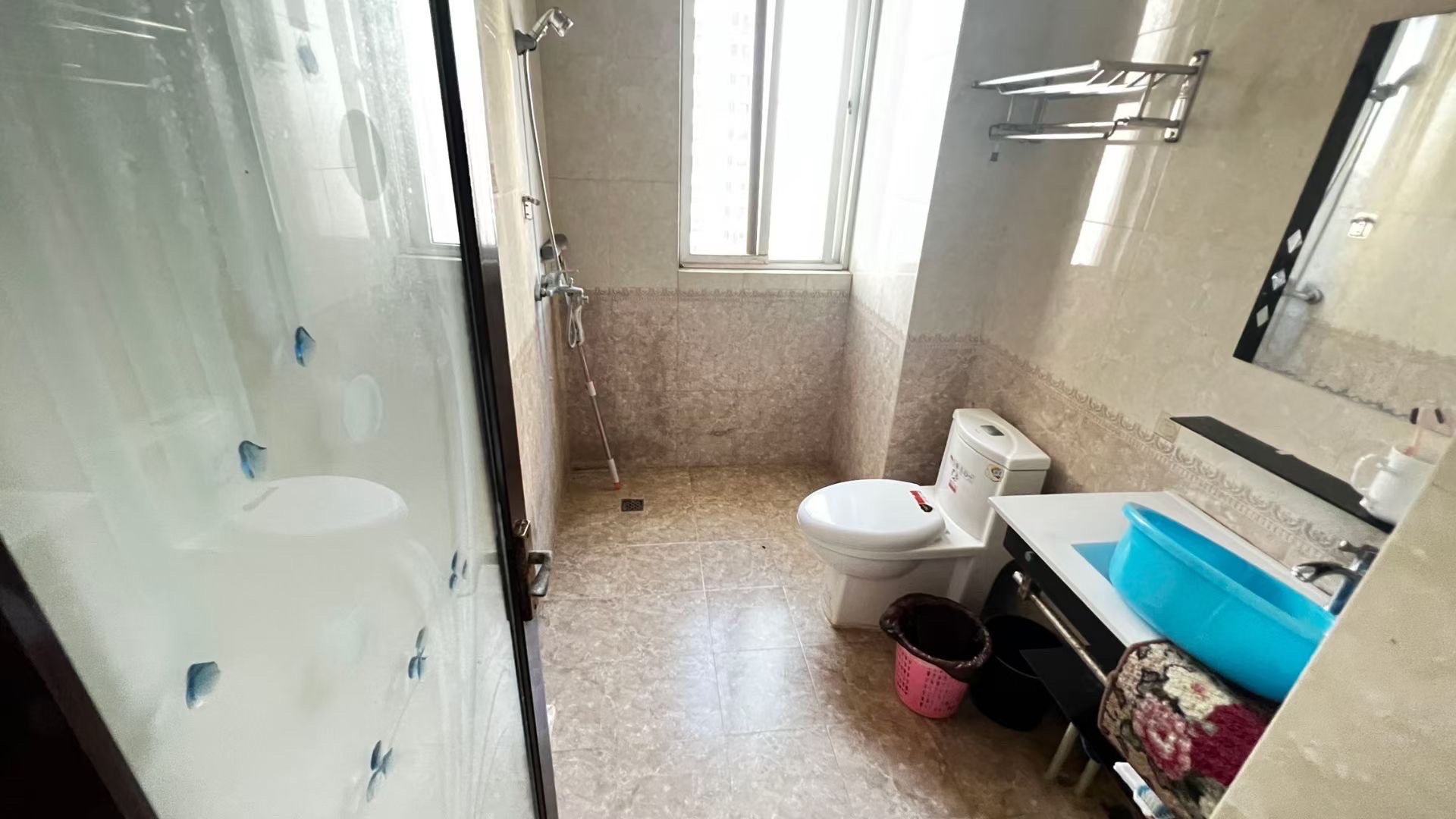 春熙苑 2室2厅1卫 2300.0元/月 春熙苑 2室2厅1卫 2300.0元/月室内图