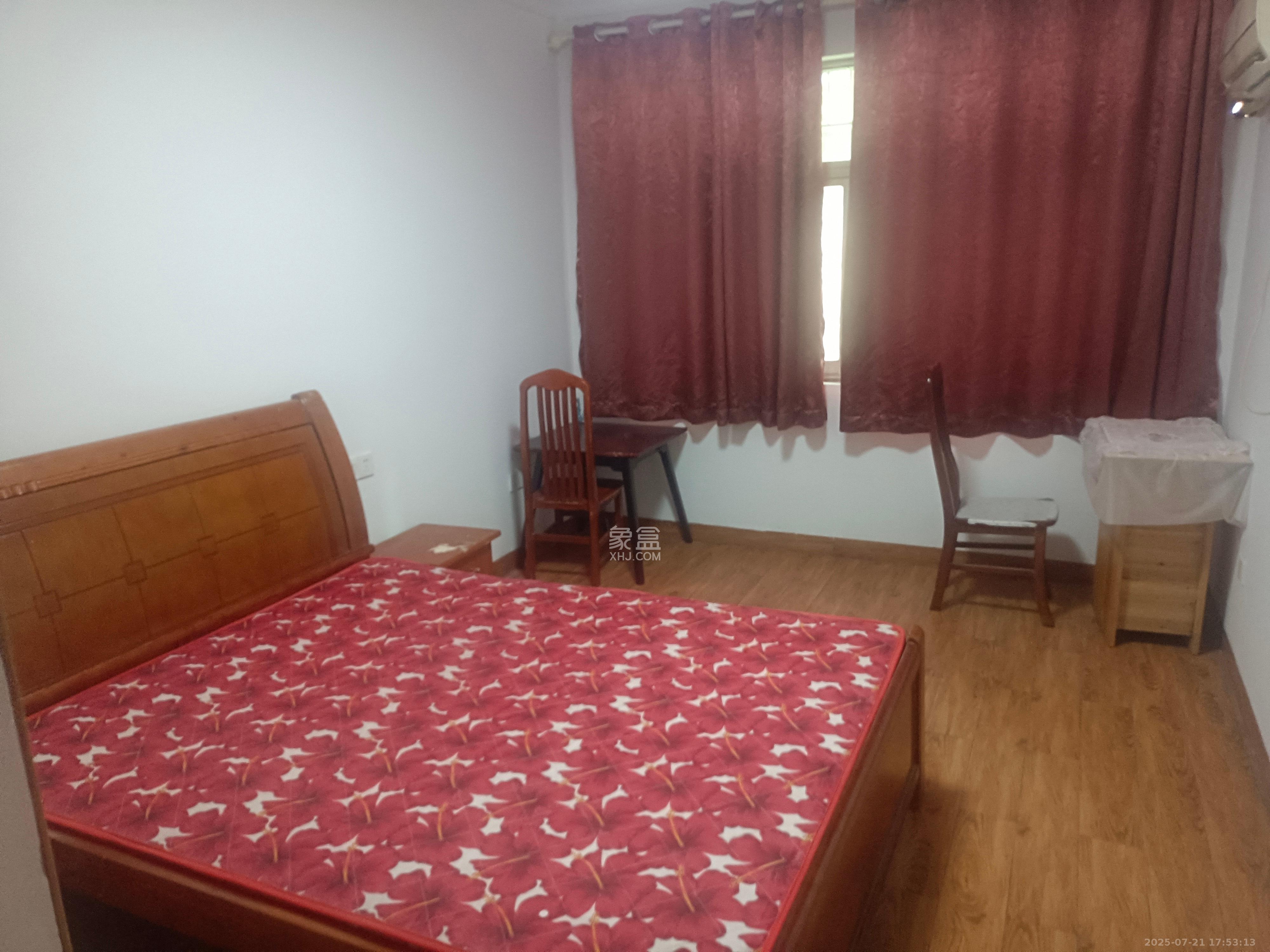 望兴家园 4室2厅2卫 2300.0元/月 望兴家园 4室2厅2卫 2300.0元/月室内图