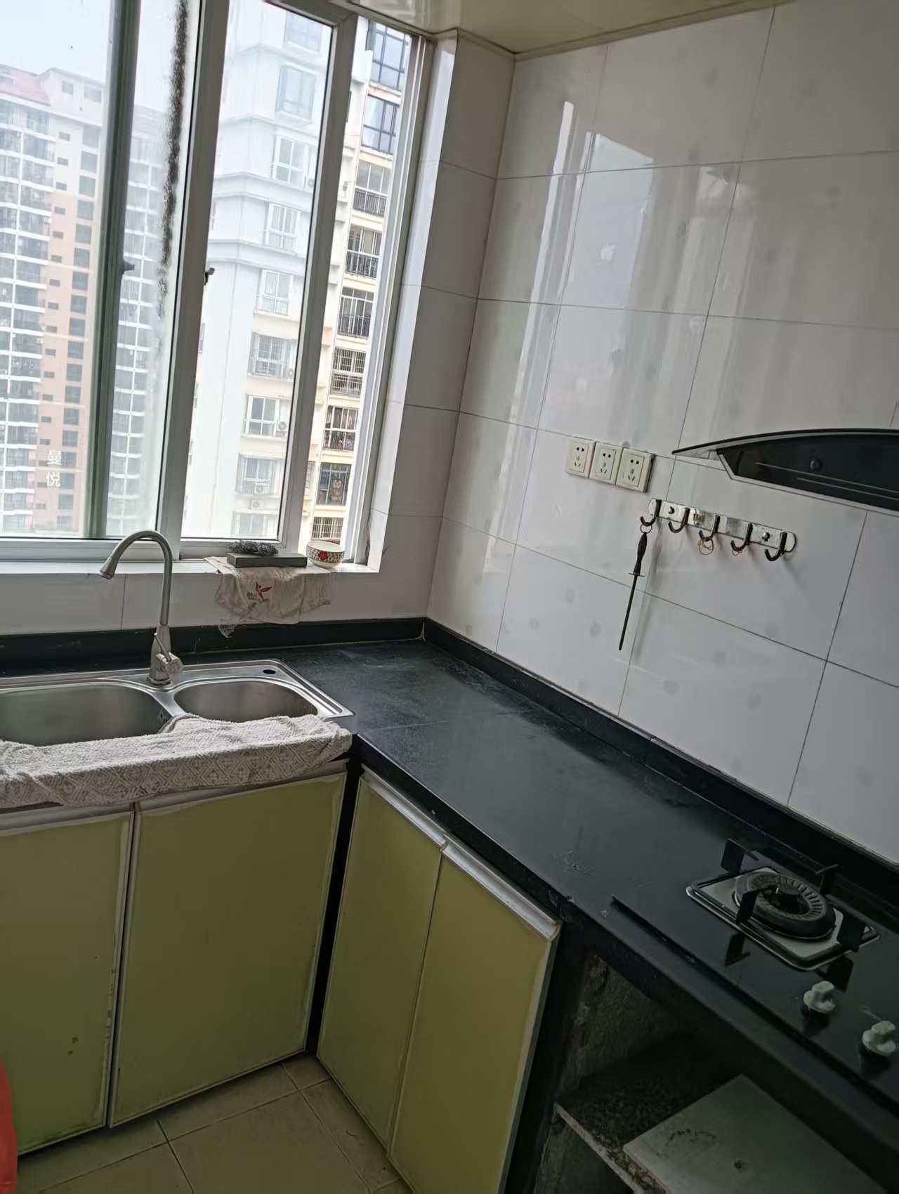 春熙苑 2室2厅1卫 2100.0元/月 春熙苑 2室2厅1卫 2100.0元/月室内图