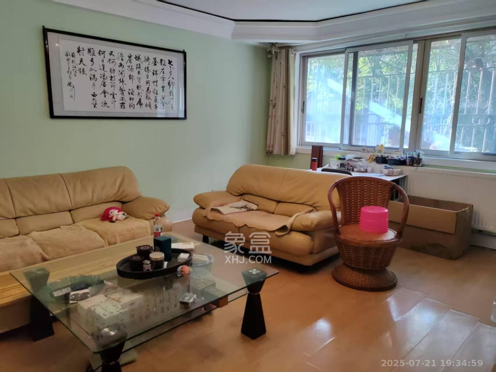 鸿园小区  3室2厅3卫   3500.00元/月室内图