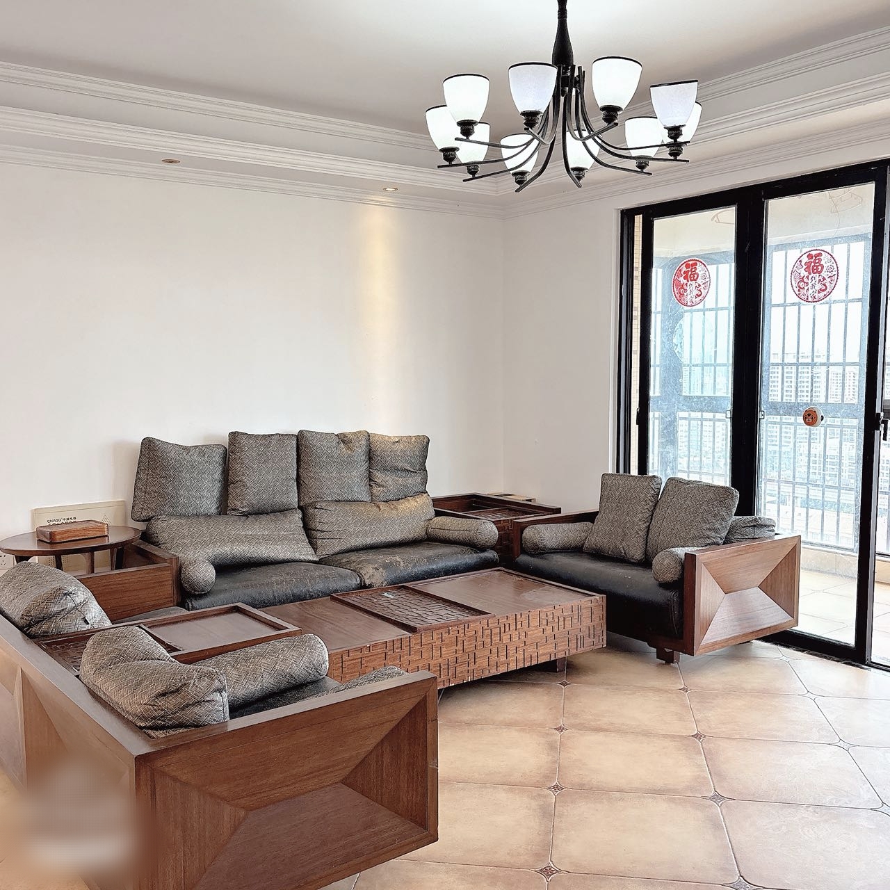 海秀花园 3室2厅2卫 3200.0元/月 海秀花园 3室2厅2卫 3200.0元/月室内图