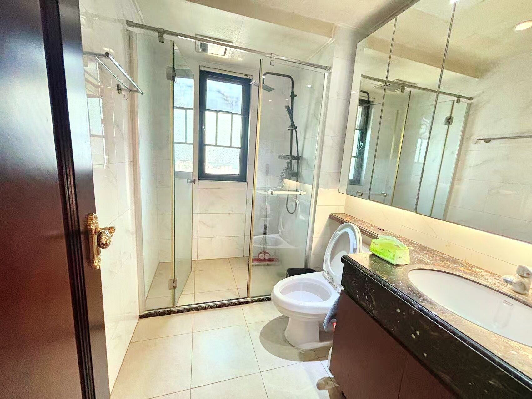 恒大绿洲 3室2厅2卫 2000.0元/月 恒大绿洲 3室2厅2卫 2000.0元/月室内图