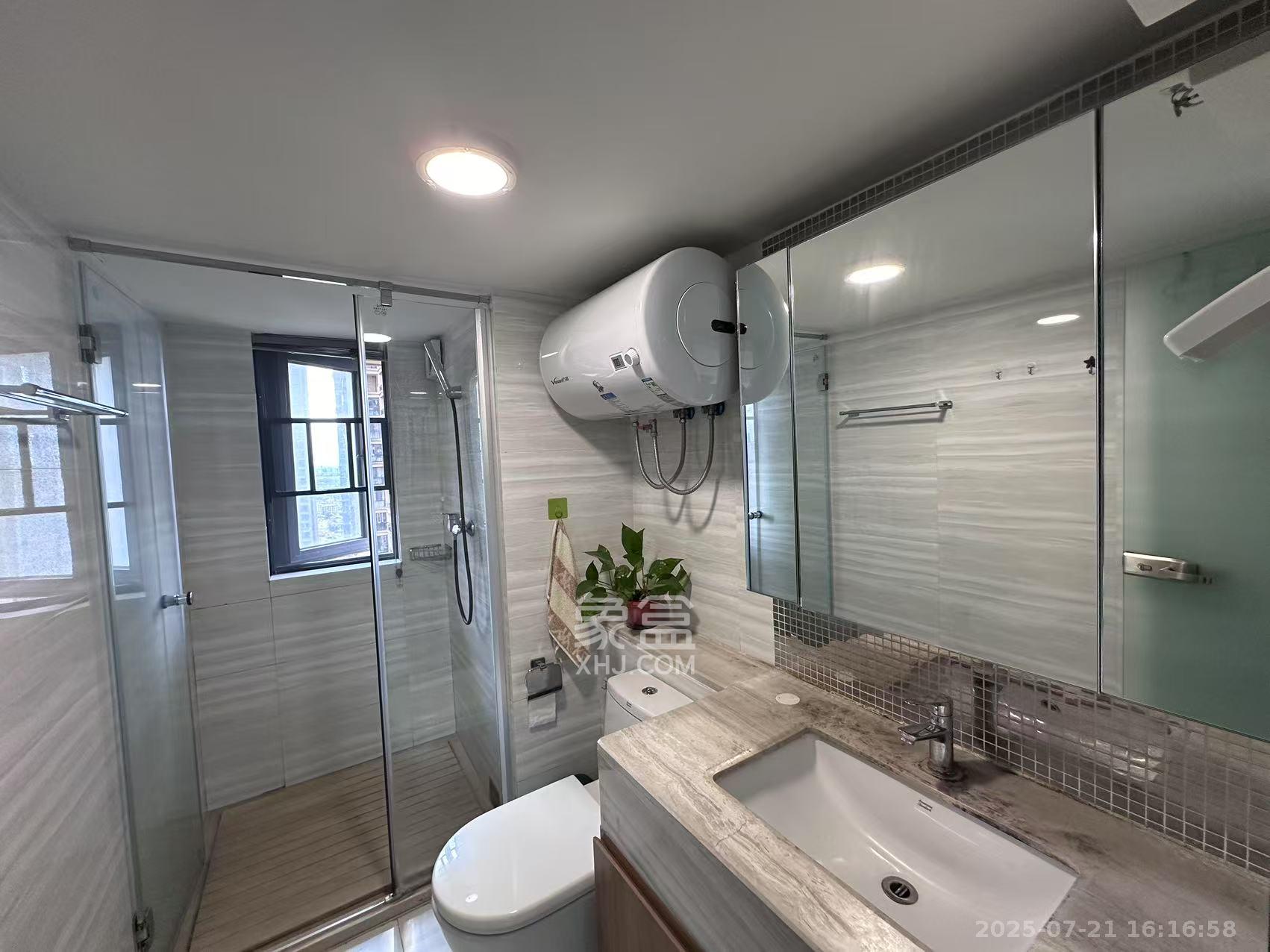 恒大翡翠华庭 3室2厅2卫 2000.0元/月 恒大翡翠华庭 3室2厅2卫 2000.0元/月室内图