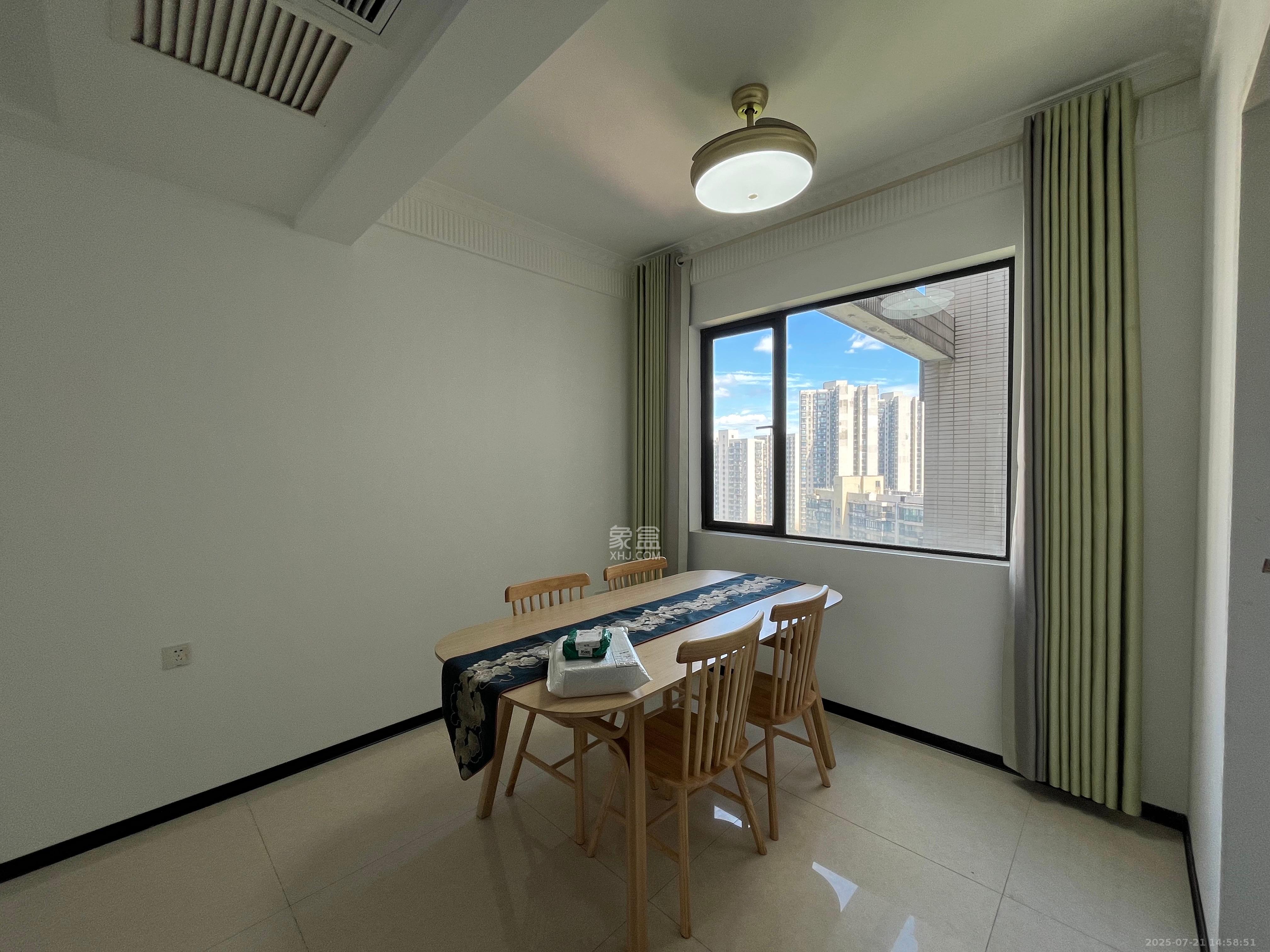 莱茵城 3室2厅1卫 2500.0元/月 莱茵城 3室2厅1卫 2500.0元/月室内图