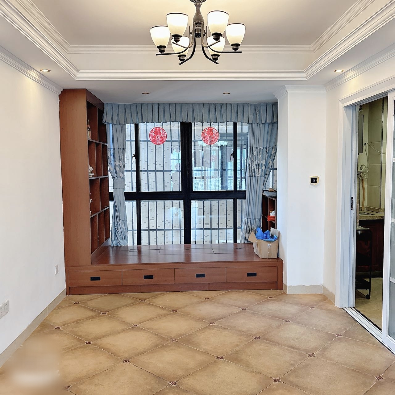 海秀花园 3室2厅2卫 3200.0元/月 海秀花园 3室2厅2卫 3200.0元/月室内图