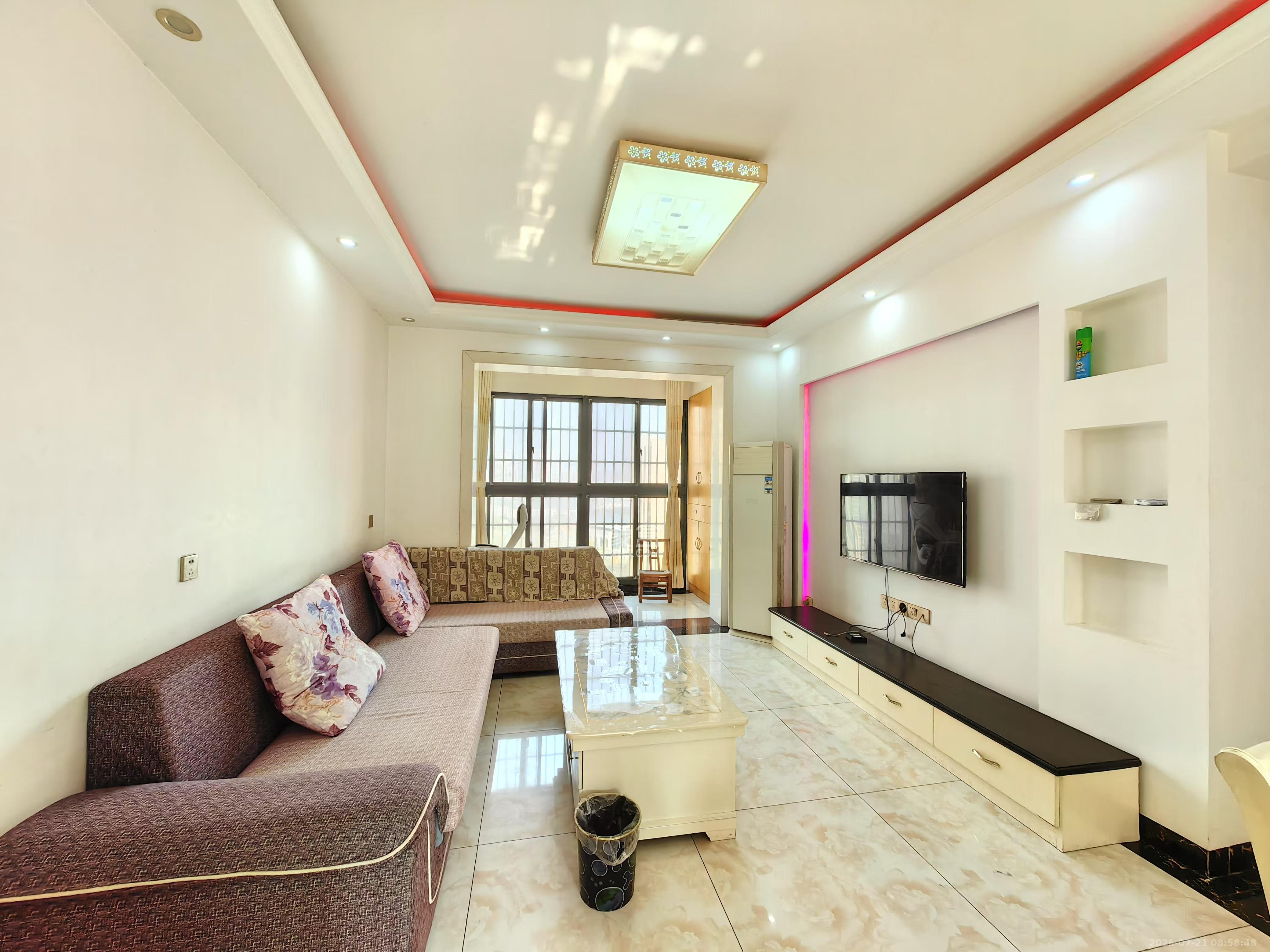 嘉顺苑 3室2厅2卫 2400.0元/月 嘉顺苑 3室2厅2卫 2400.0元/月室内图