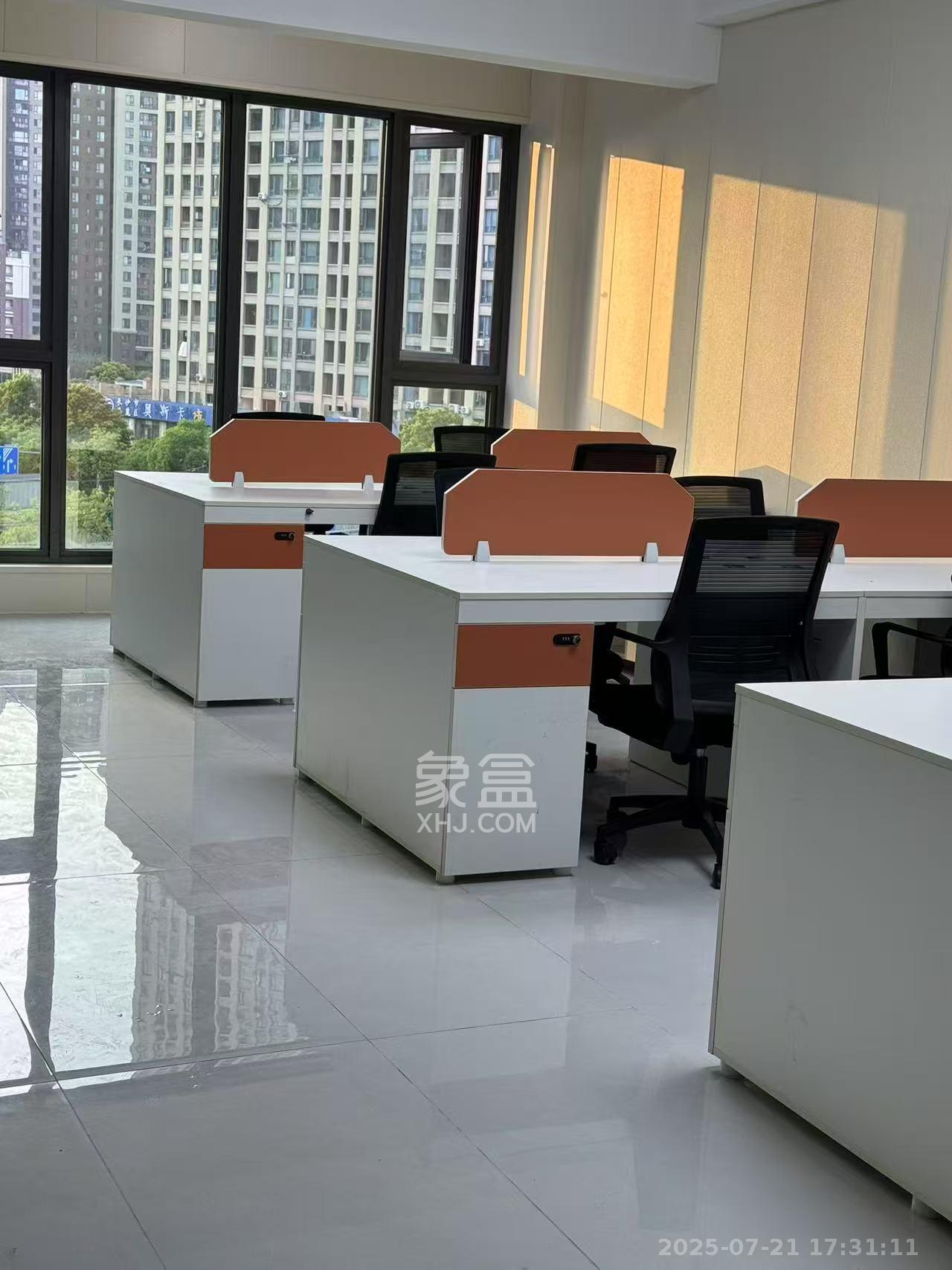 富力十号  1室0厅0卫    5500.0元/月 富力十号  1室0厅0卫    5500.0元/月室内图