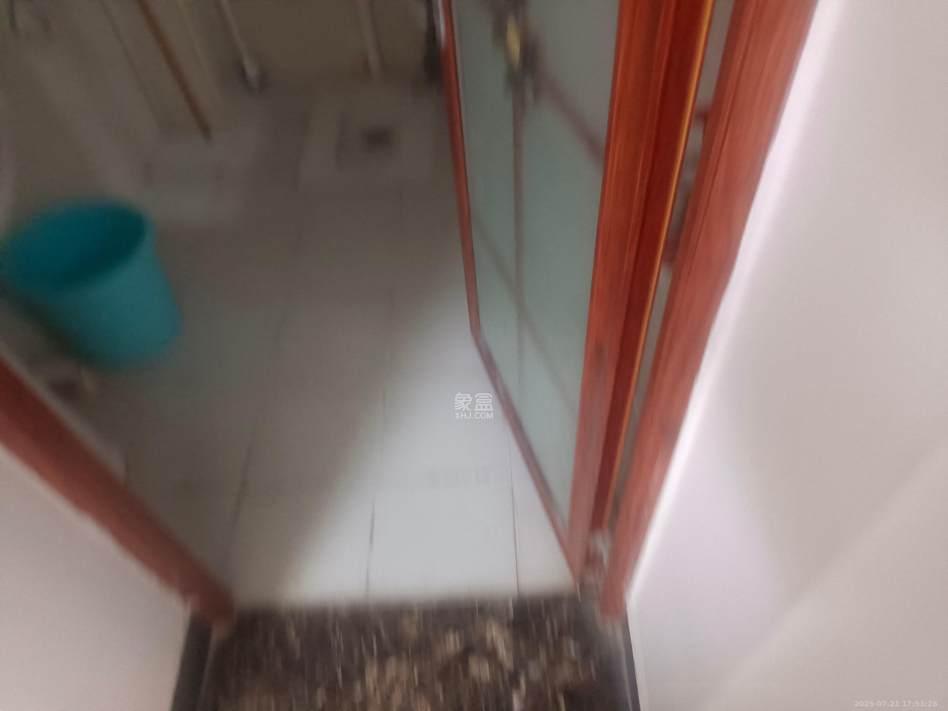 望兴家园  4室2厅2卫    2300.0元/月室内图