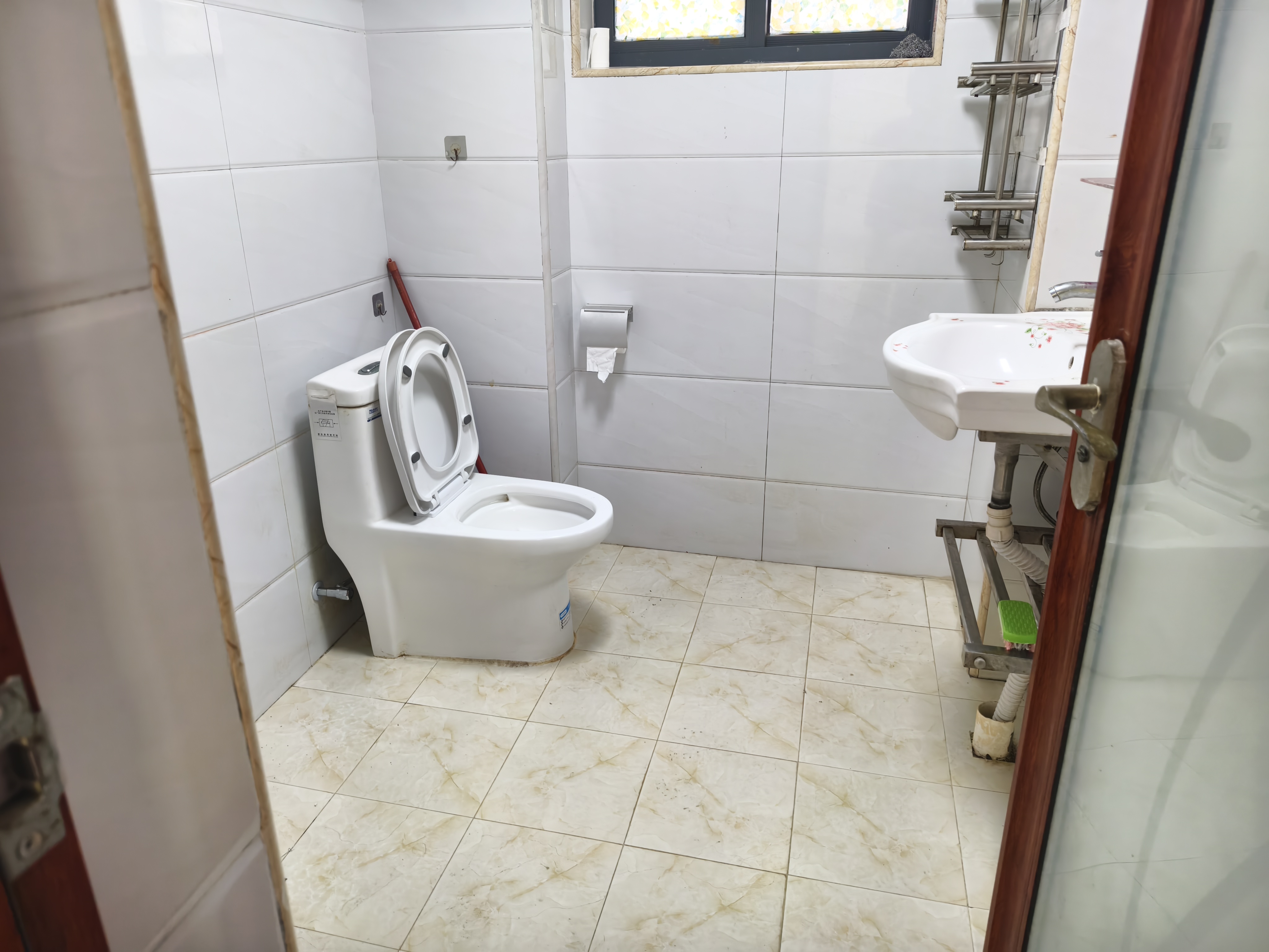 滨江新苑(一期A区)  2室2厅1卫    2300.0元/月 滨江新苑(一期A区)  2室2厅1卫    2300.0元/月室内图