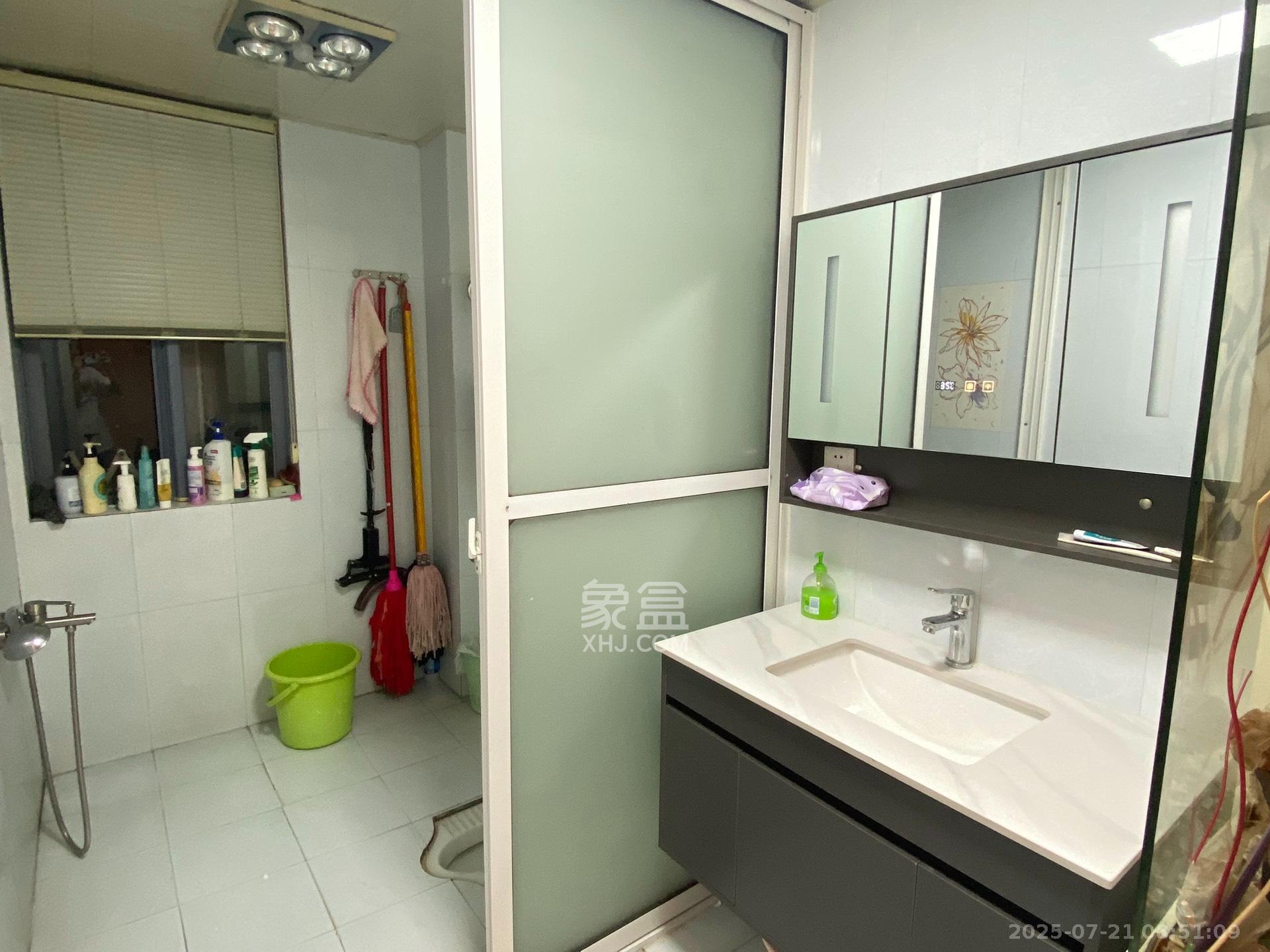 银港水晶城  3室2厅2卫   2800.00元/月