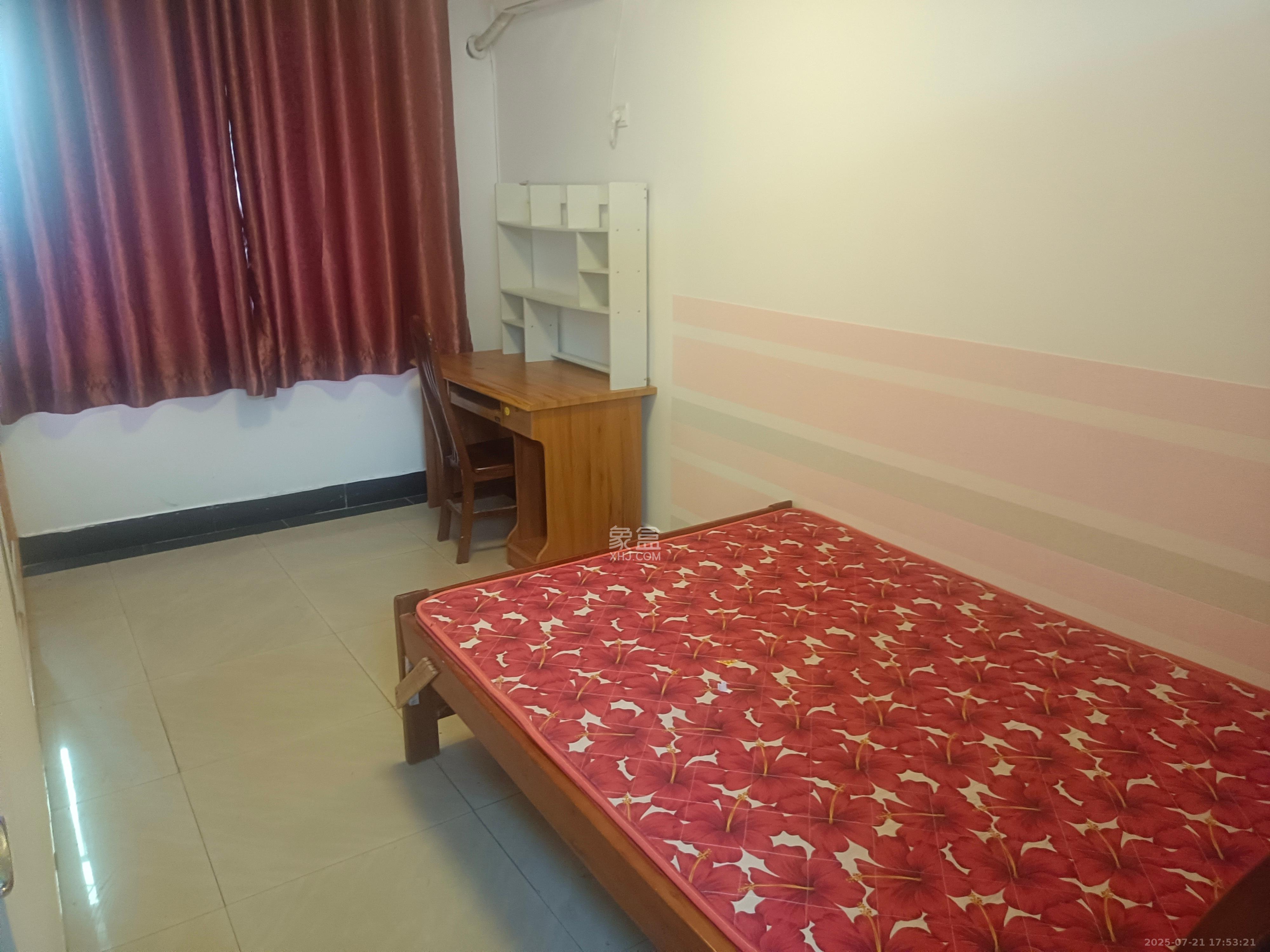 望兴家园  4室2厅2卫    2300.0元/月室内图