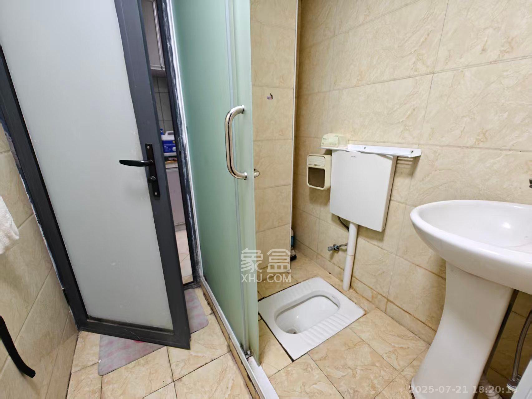 中建芙蓉工社  2室1厅1卫   1700.00元/月室内图