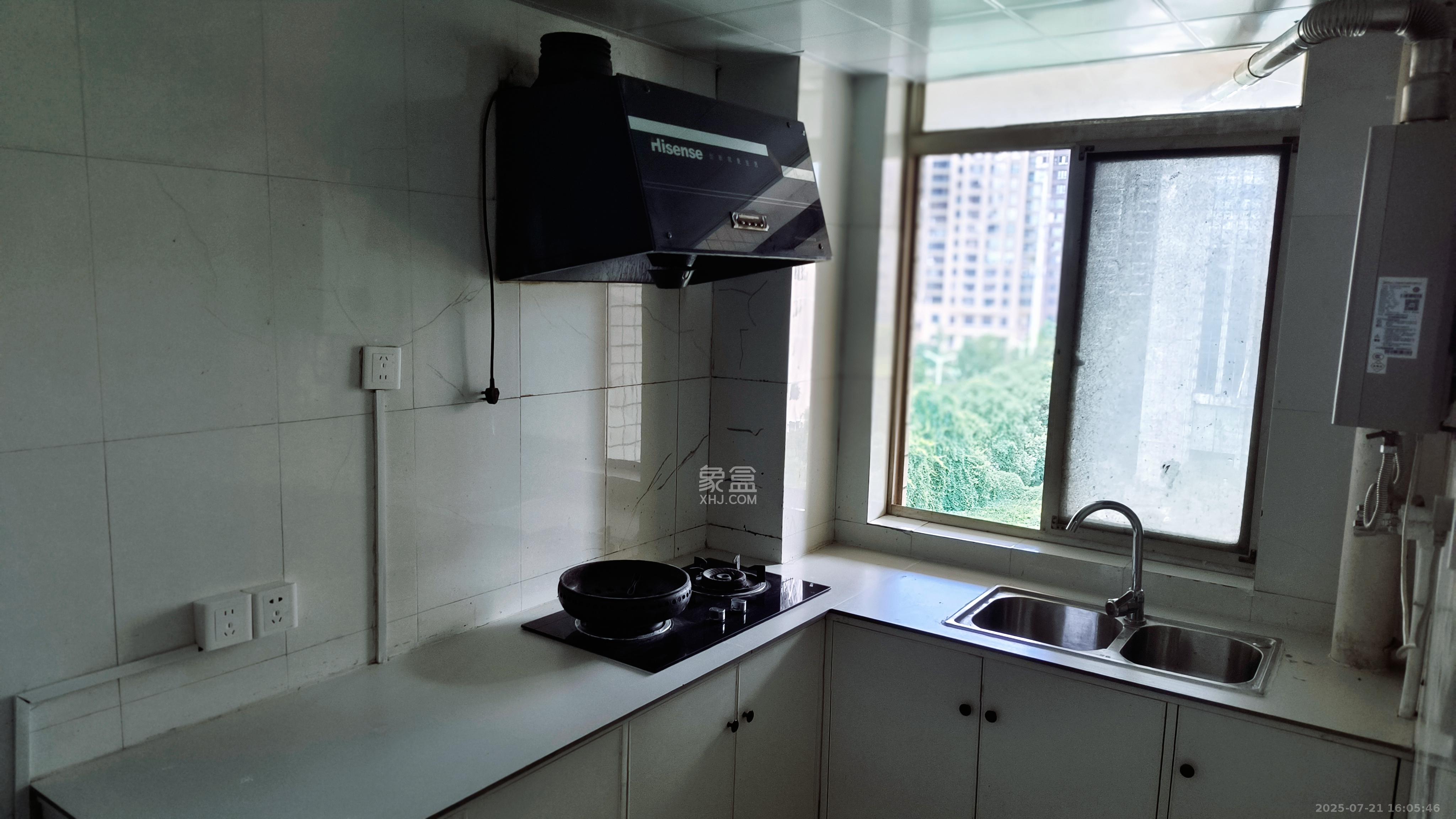 友谊小区公寓楼 3室2厅2卫 1680.0元/月 友谊小区公寓楼 3室2厅2卫 1680.0元/月室内图